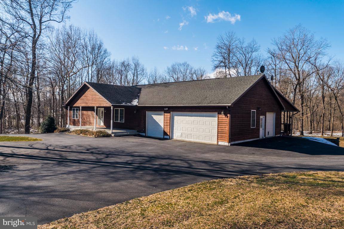 Hedgesville, WV 25427,479 NIMITZ LN