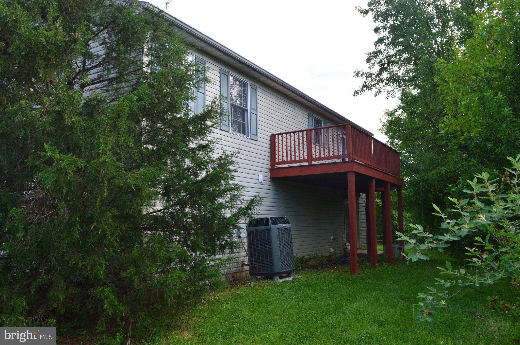 Falling Waters, WV 25419,597 TJ JACKSON DR