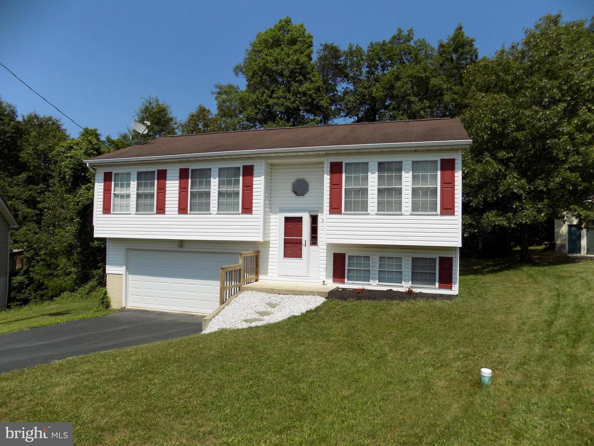 Inwood, WV 25428,84 CONTESSA