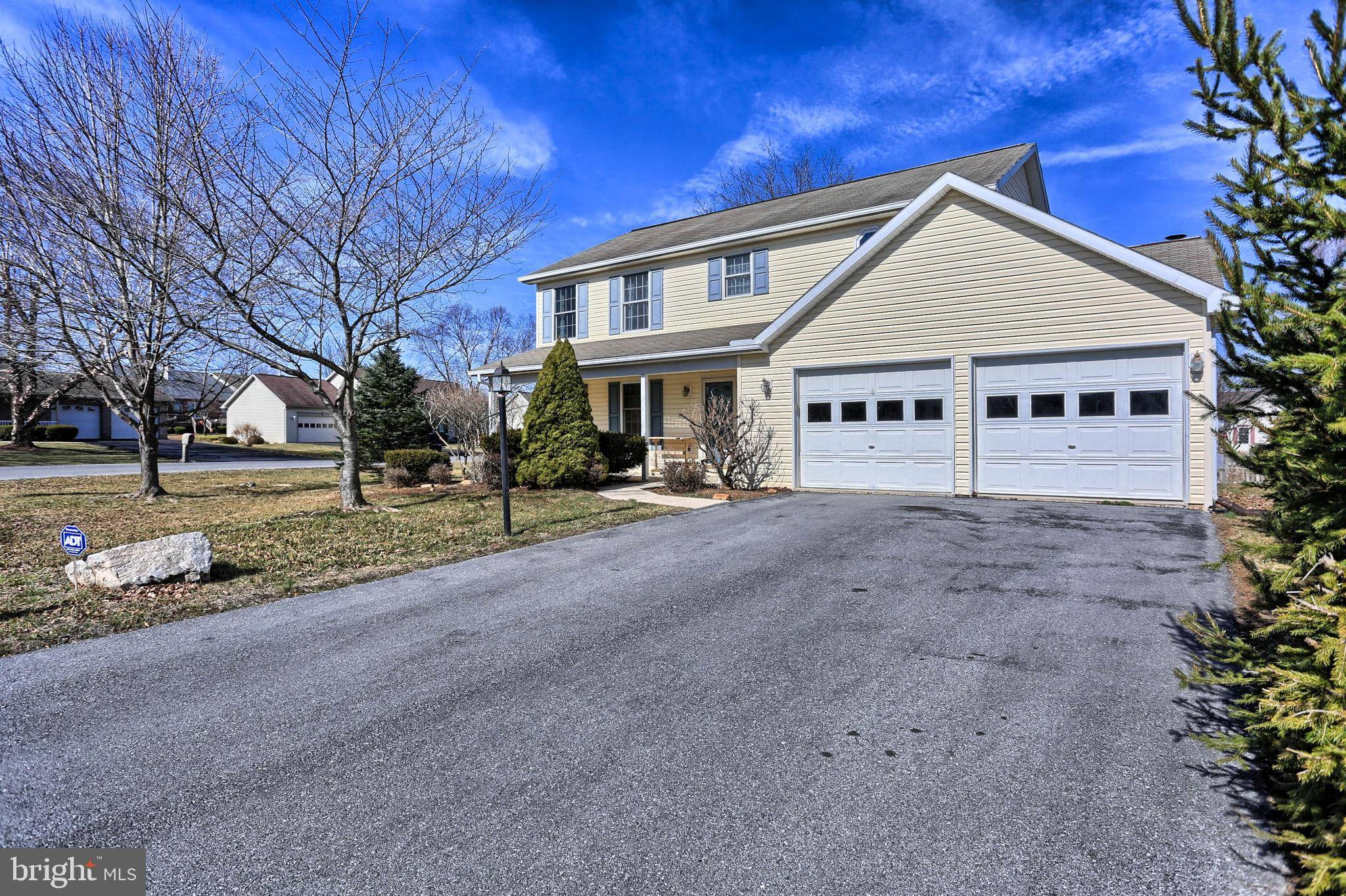 Falling Waters, WV 25419,11 HERON LN