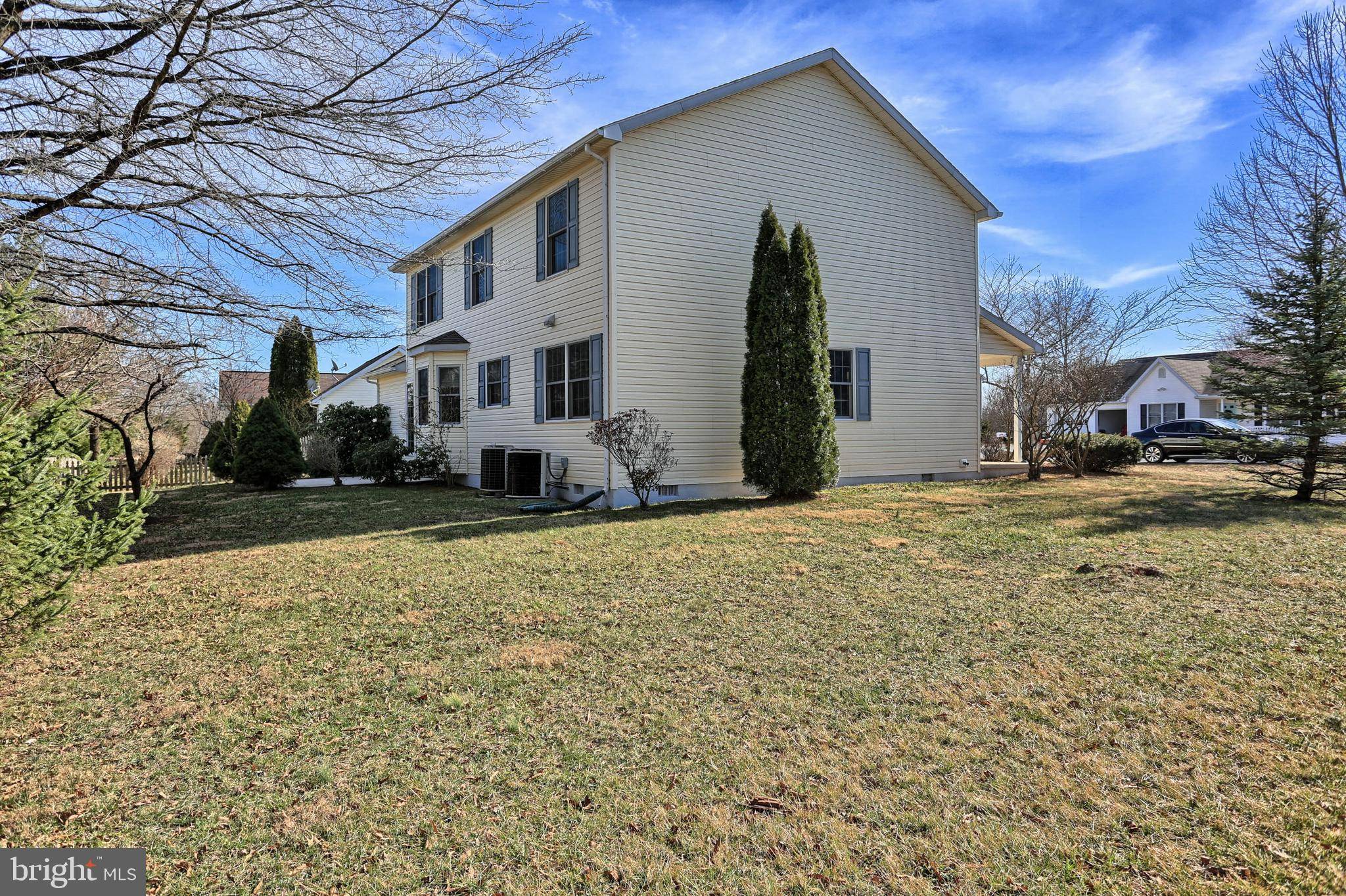 Falling Waters, WV 25419,11 HERON LN