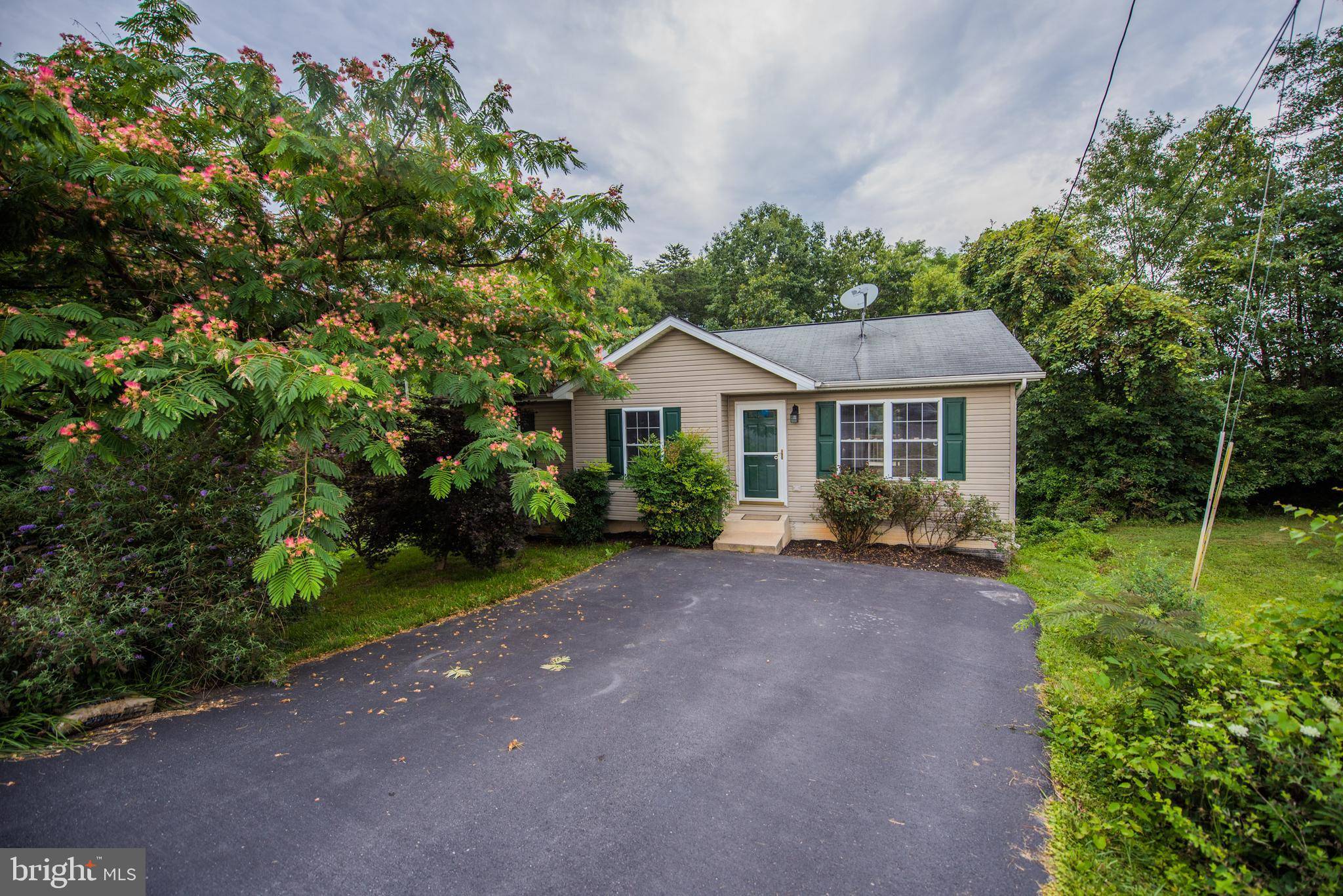 Inwood, WV 25428,92 CONTESSA CT