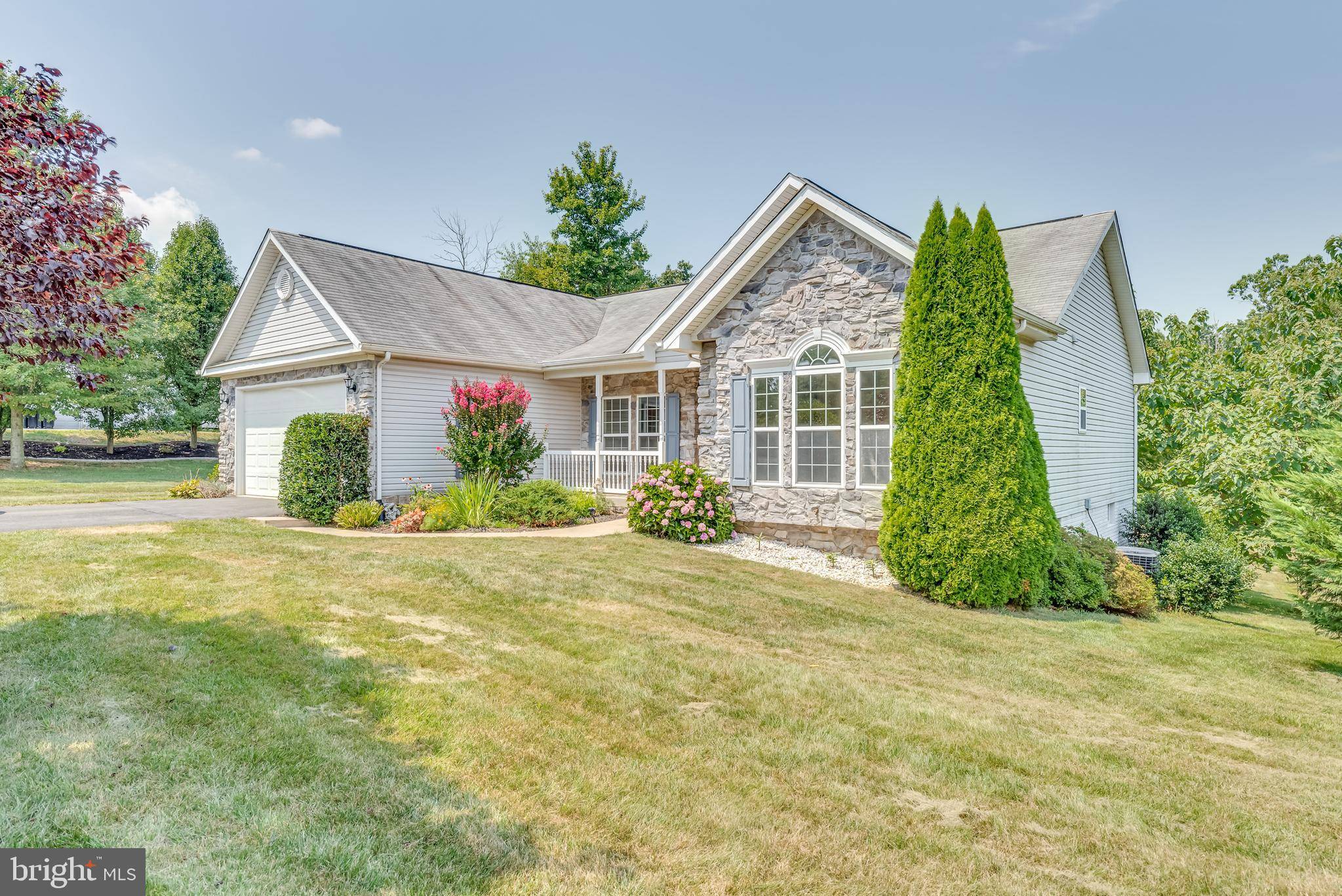 Falling Waters, WV 25419,225 DREWERY LN