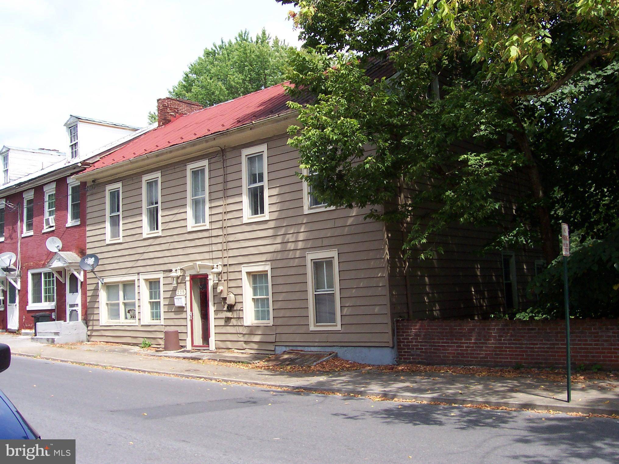 Martinsburg, WV 25401,228 S WATER ST