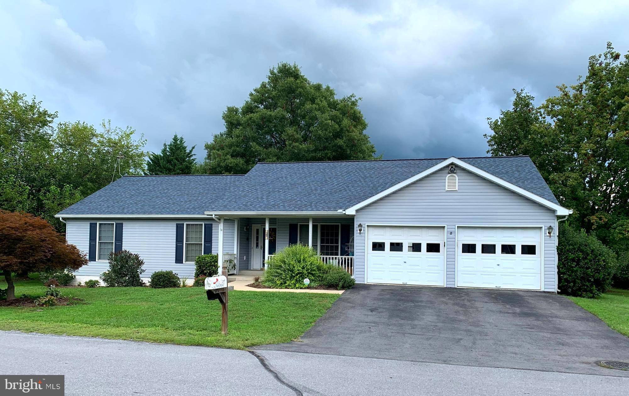 Falling Waters, WV 25419,35 ORIOLE LN