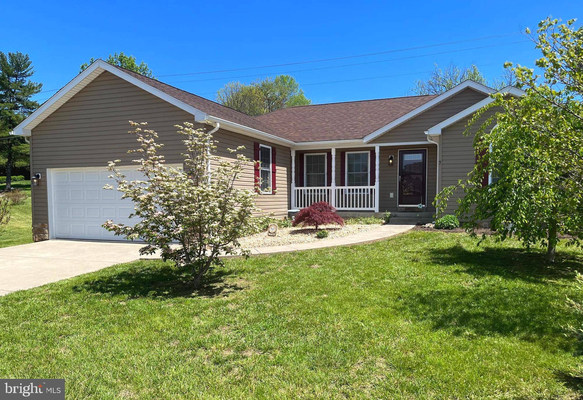 Martinsburg, WV 25403,7 POCHARDS CT