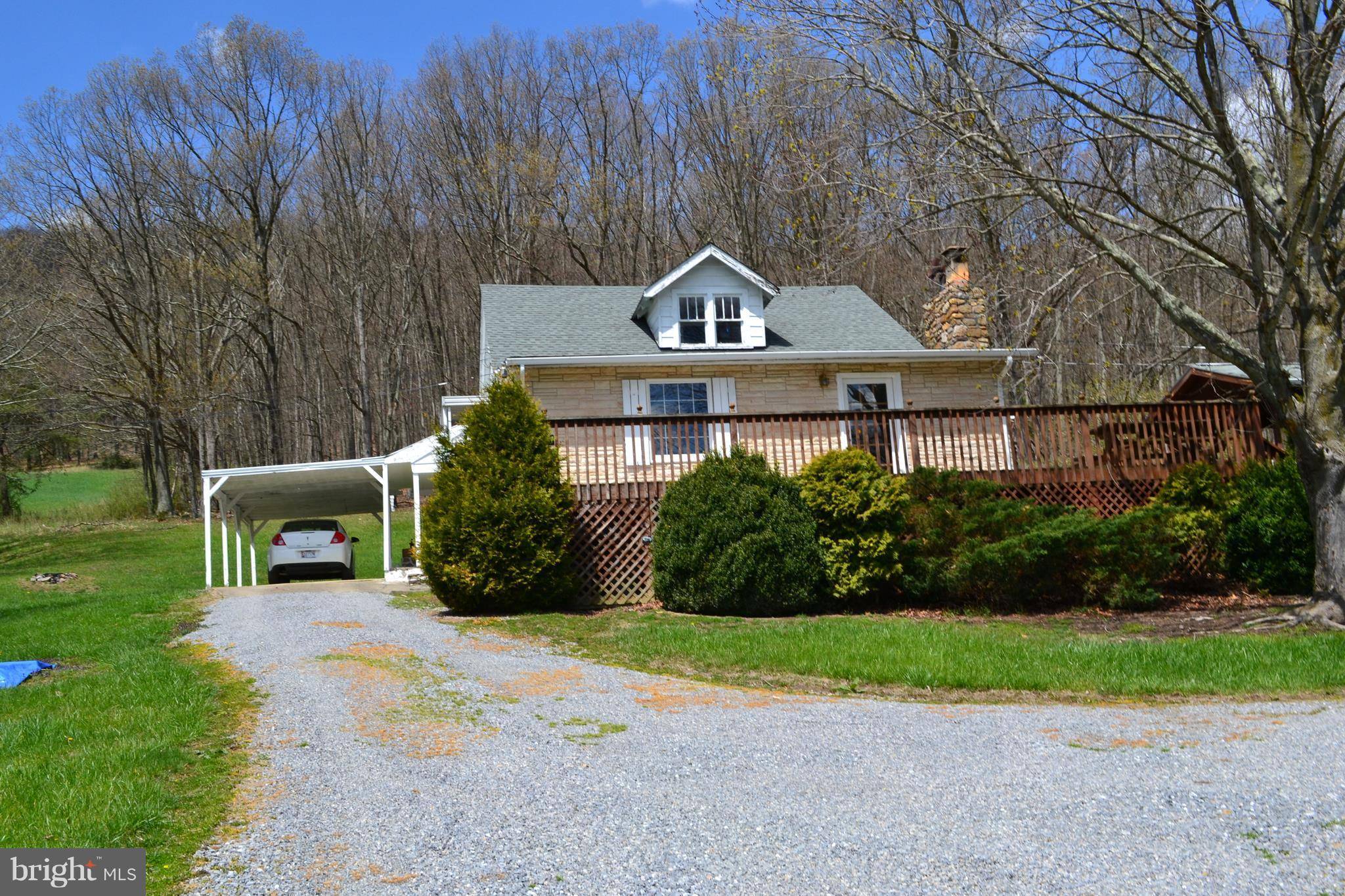 Mathias, WV 26812,913 MAY LN