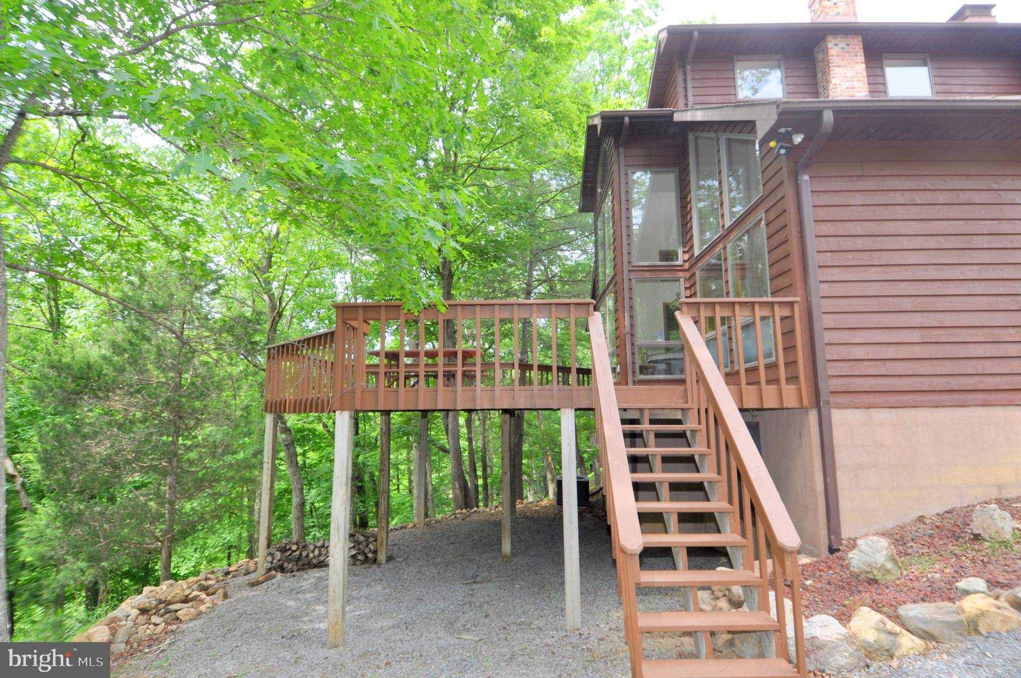 Bloomery, WV 26817,360 PINTAIL LN