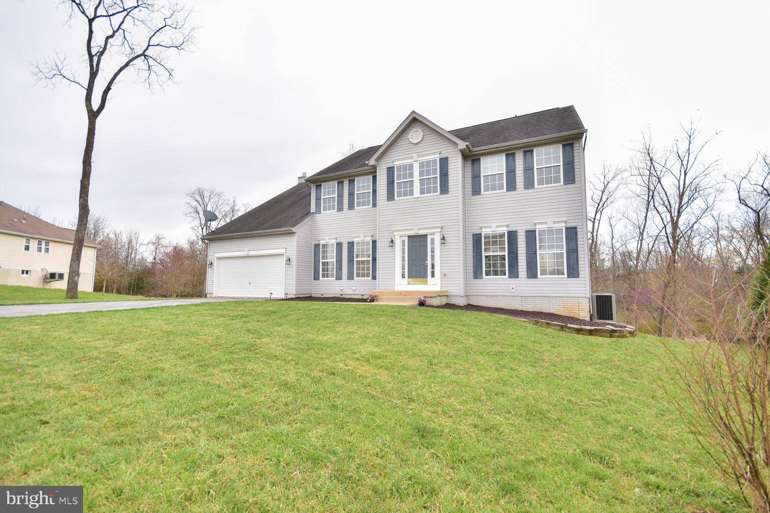 Kearneysville, WV 25430,102 SUNDANCE