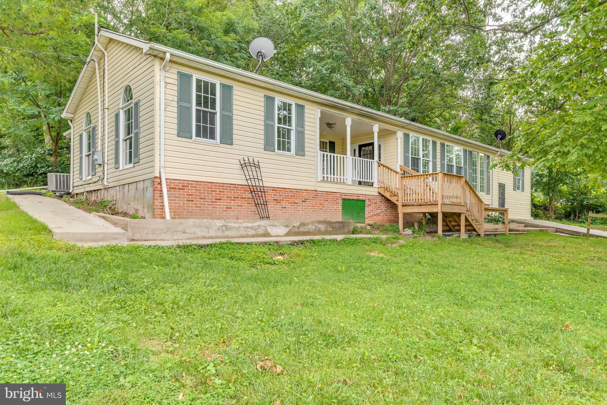 Harpers Ferry, WV 25425,910 HOSTLER RD