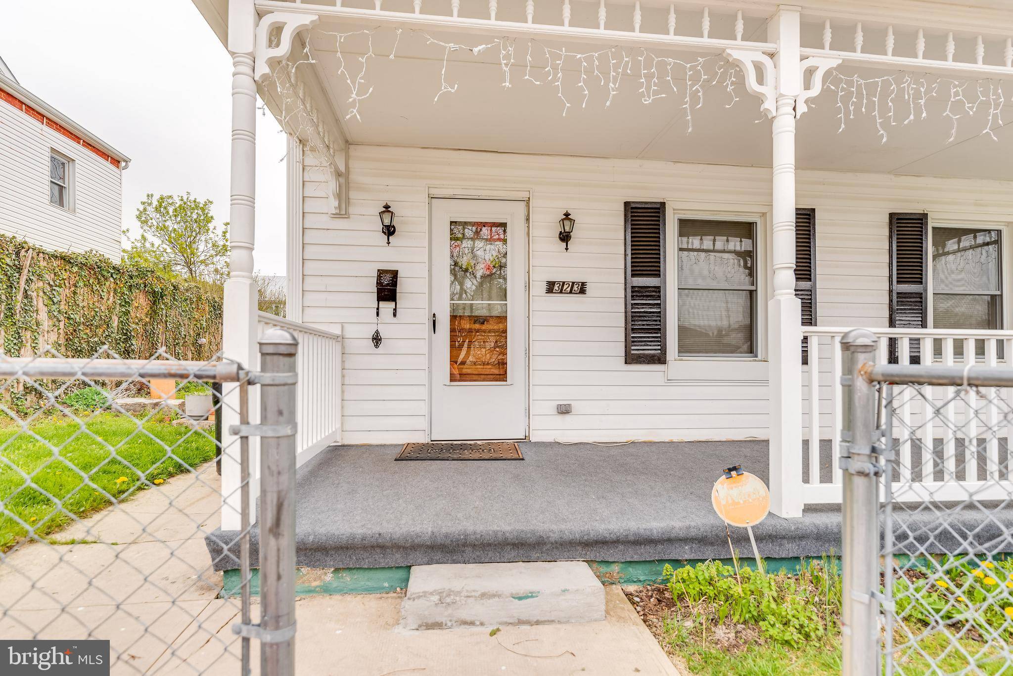 Charles Town, WV 25414,323 E NORTH ST