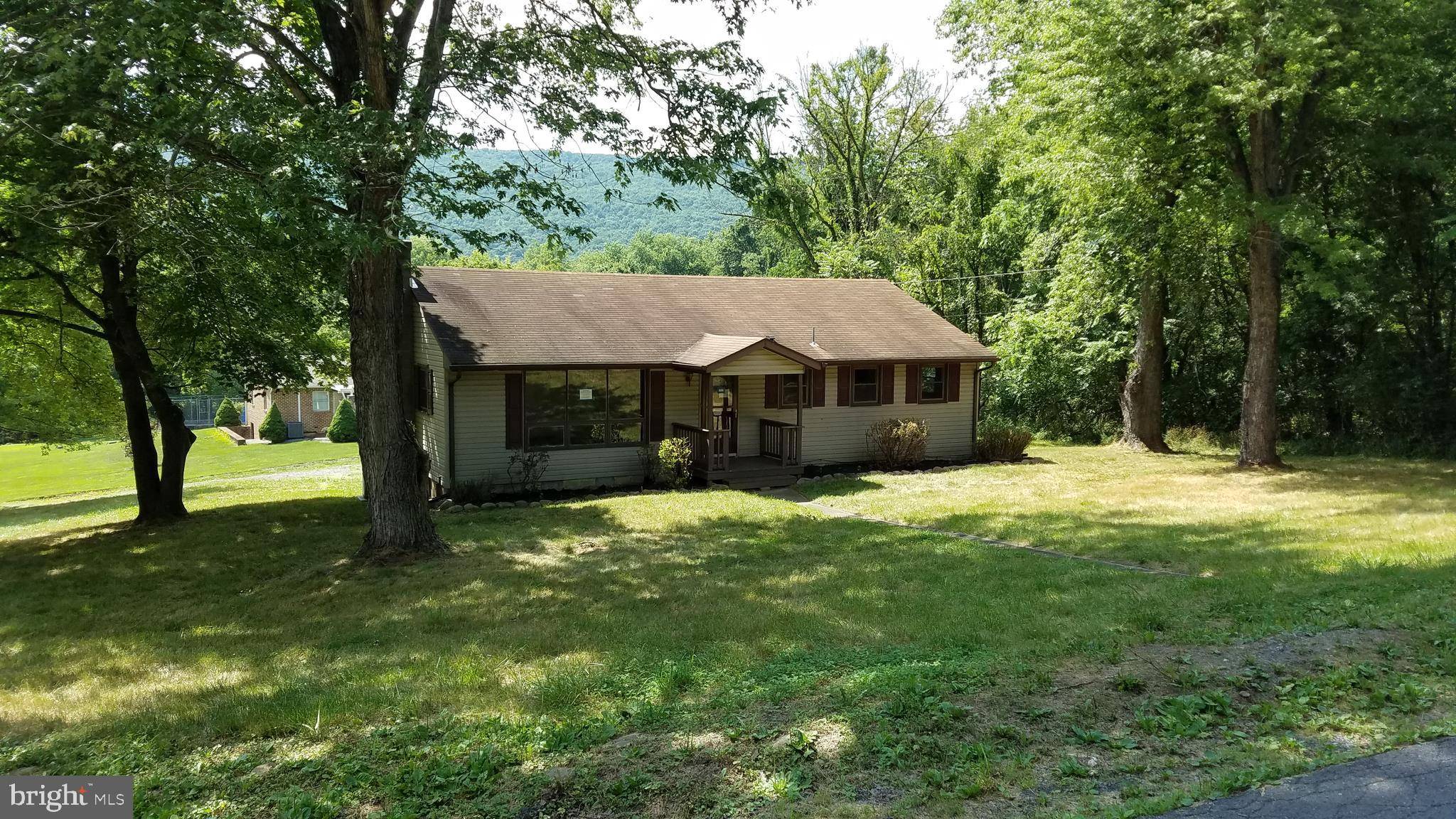 Ridgeley, WV 26753,16 LANSDOWNE ST