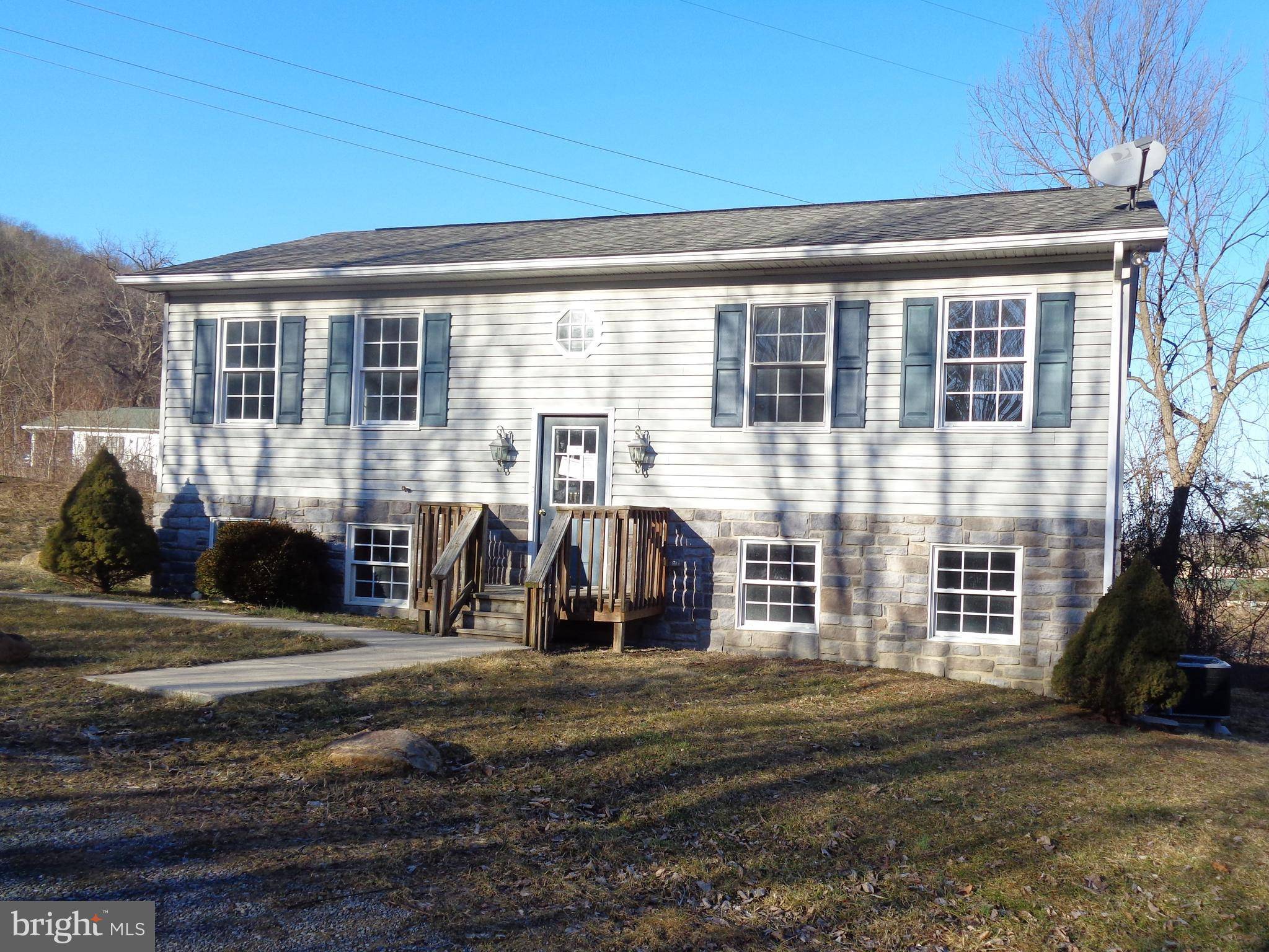 Berkeley Springs, WV 25411,63 NOBLE LN