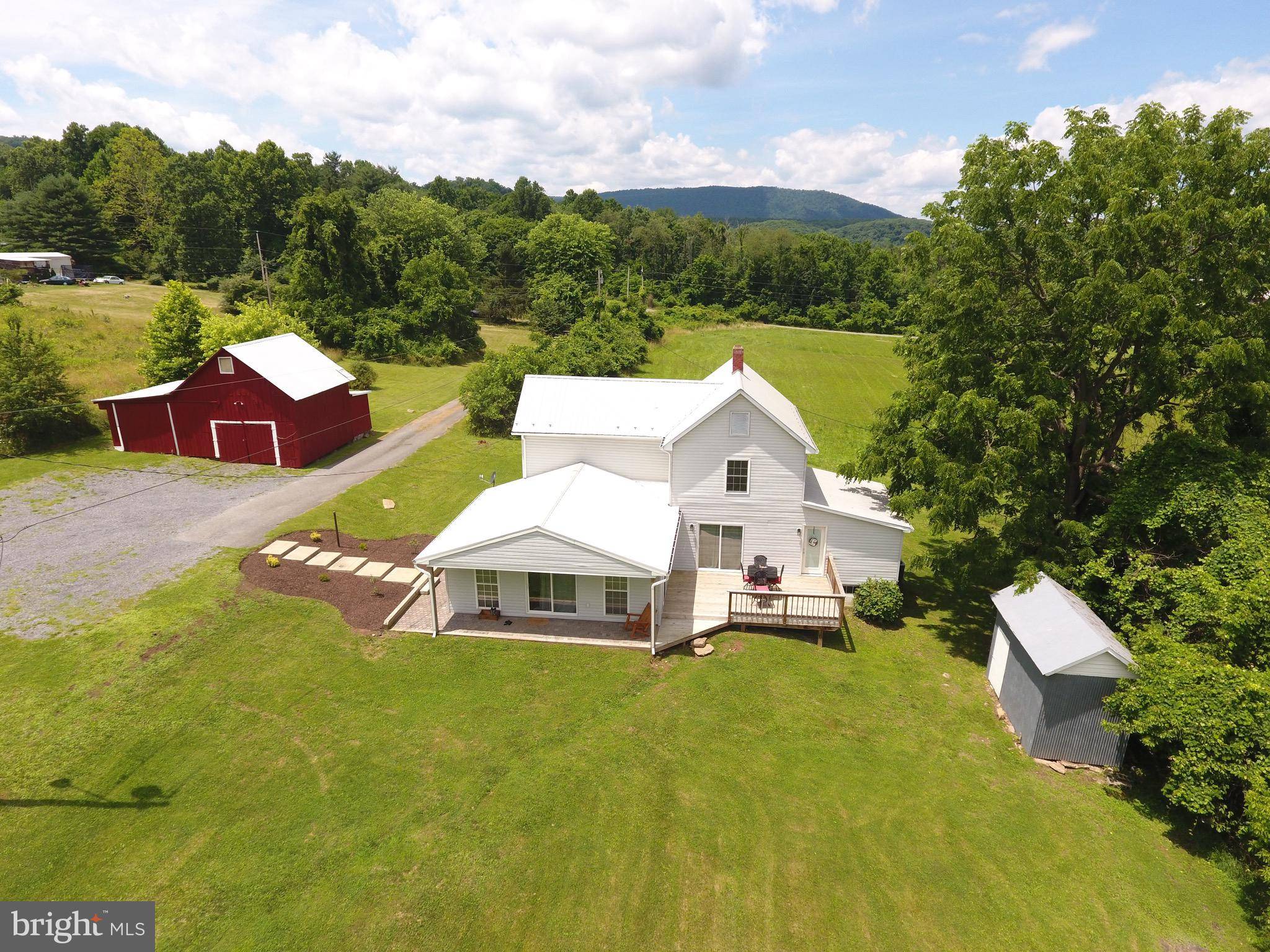 Great Cacapon, WV 25422,377 CRAWFORD LN