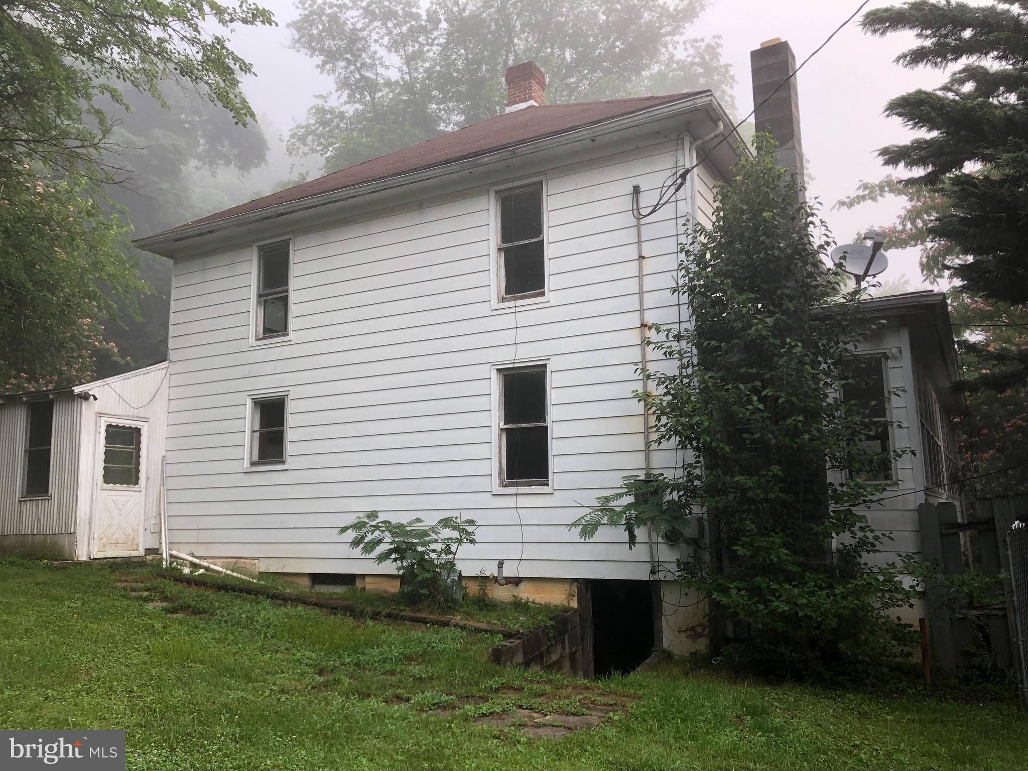 Berkeley Springs, WV 25411,455 WILKES ST