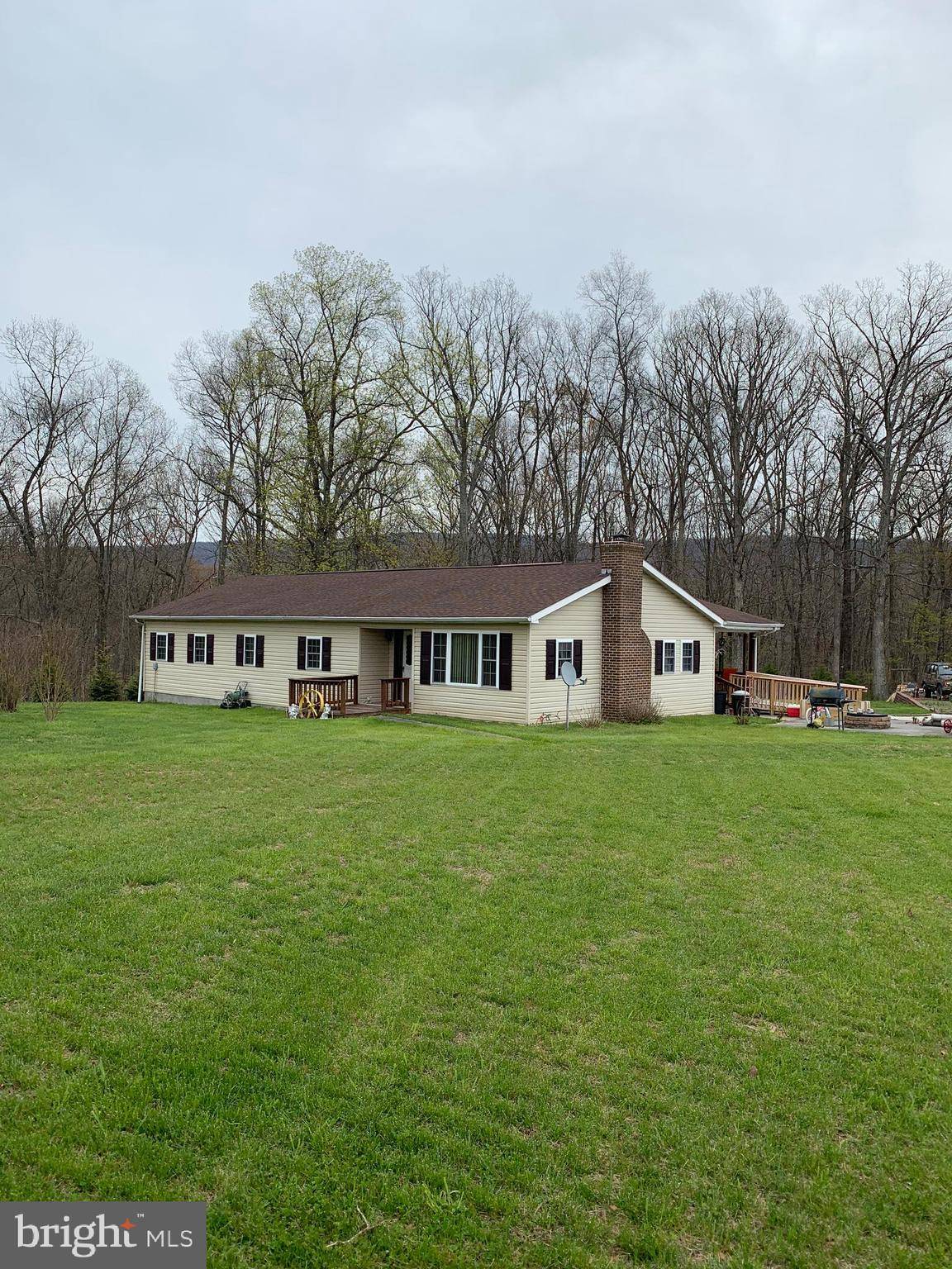 Berkeley Springs, WV 25411,589 PINE GROVE RD