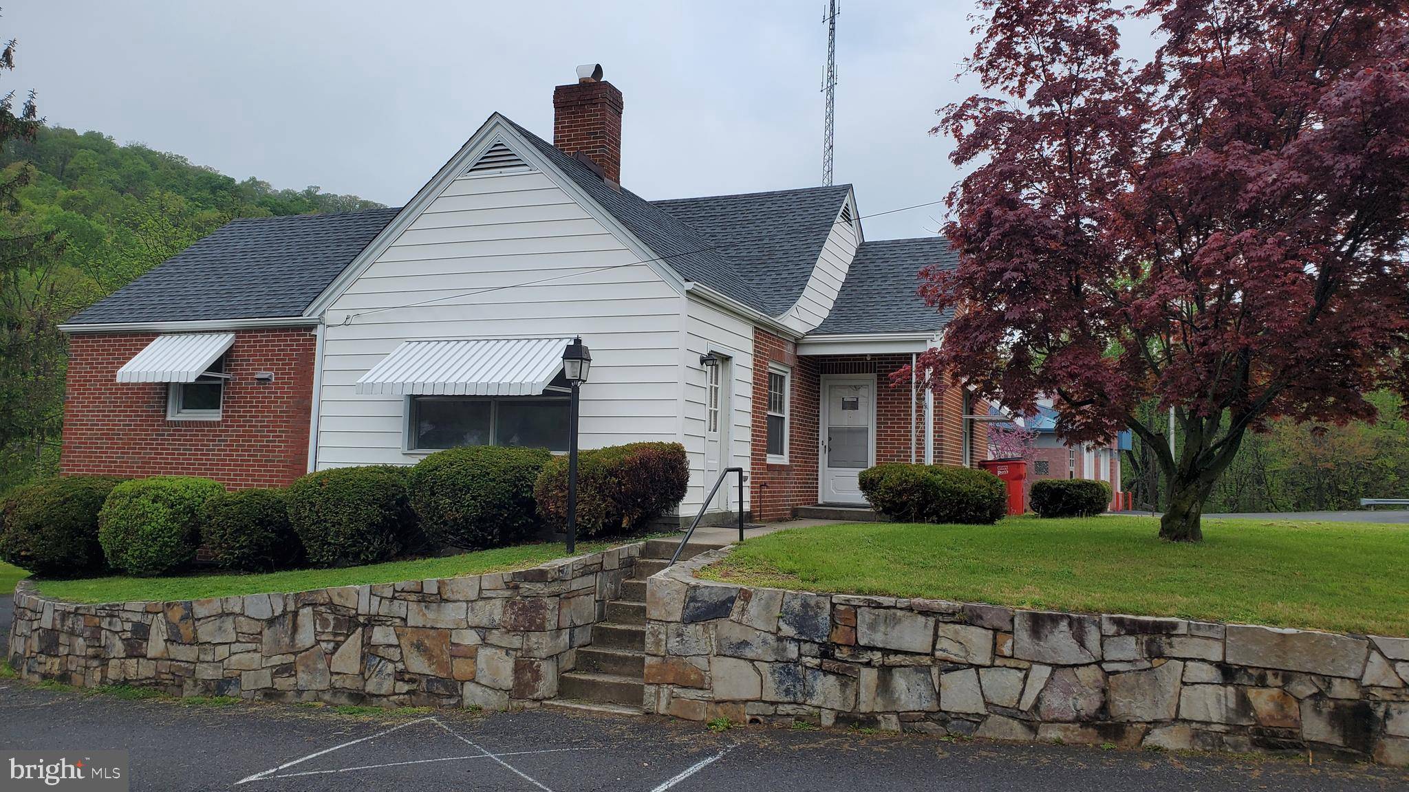 Berkeley Springs, WV 25411,1294 VALLEY RD