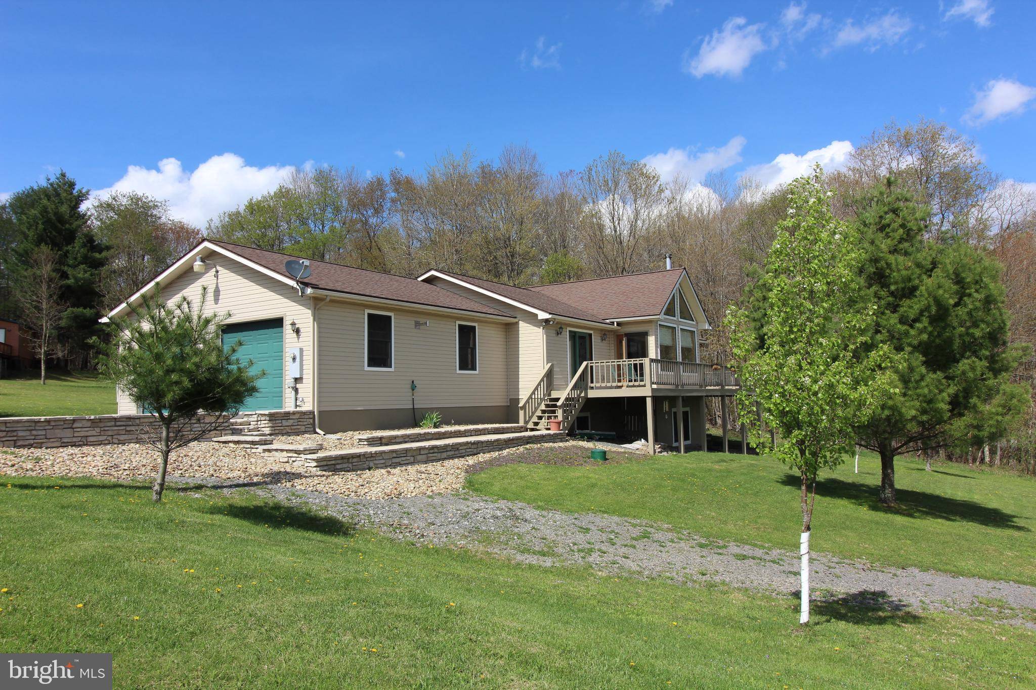 Terra Alta, WV 26764,16 CARDINAL LN