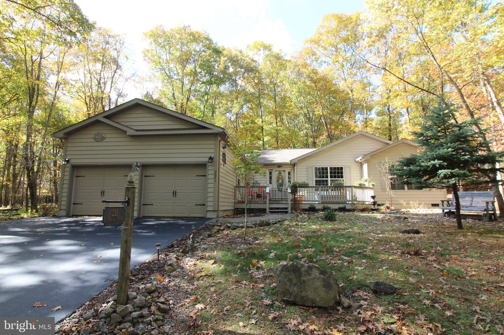 Terra Alta, WV 26764,221 ANEMONE LN