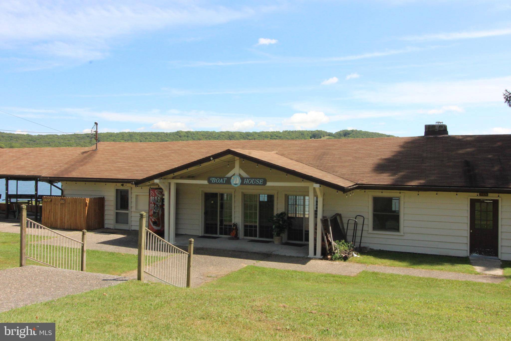 Terra Alta, WV 26764,37 DAISY CT