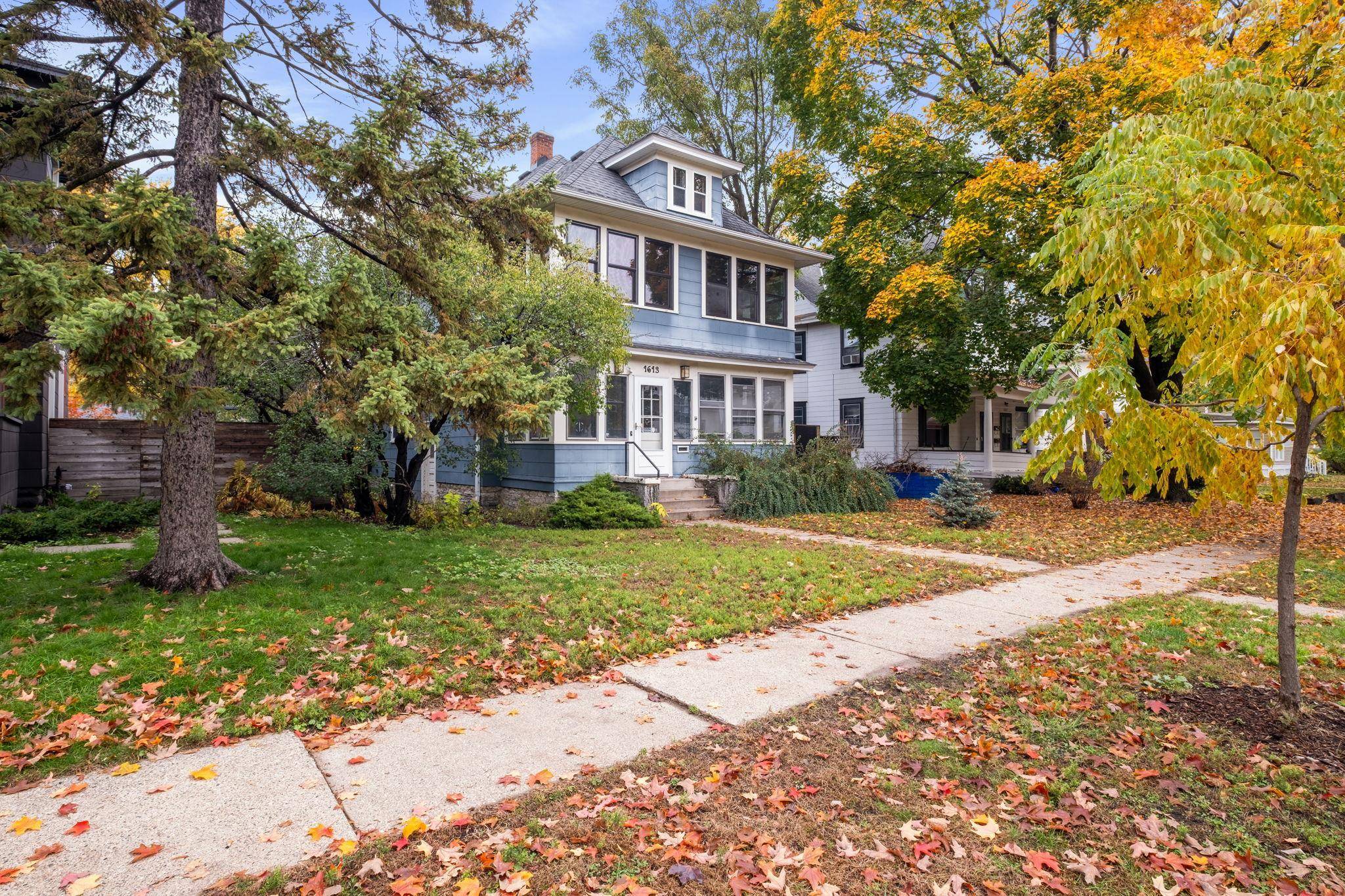 Saint Paul, MN 55104,1613 Van Buren AVE