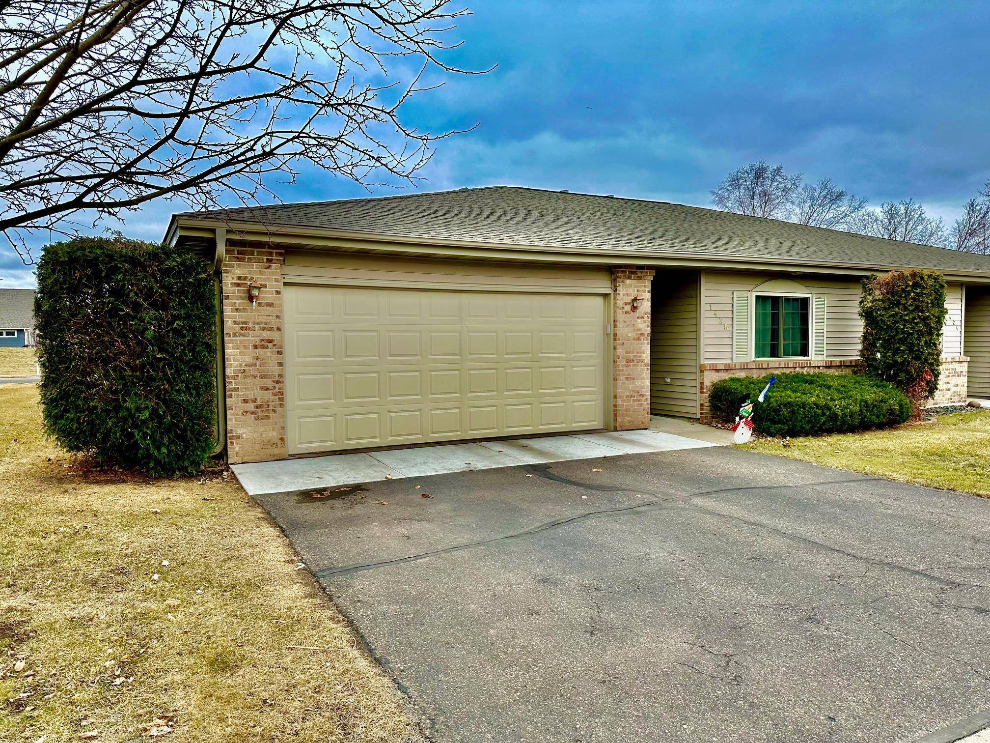 Hudson, WI 54016,1428 Wheat Grass