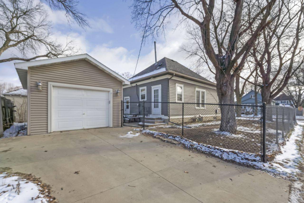 Rochester, MN 55906,303 10th AVE NE