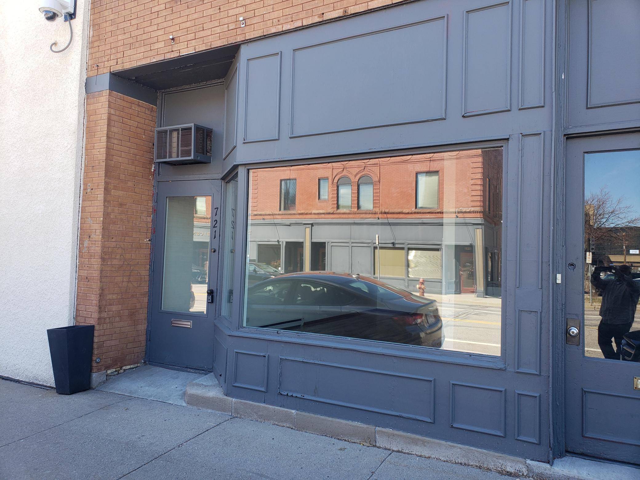 Minneapolis, MN 55404,721 10th ST