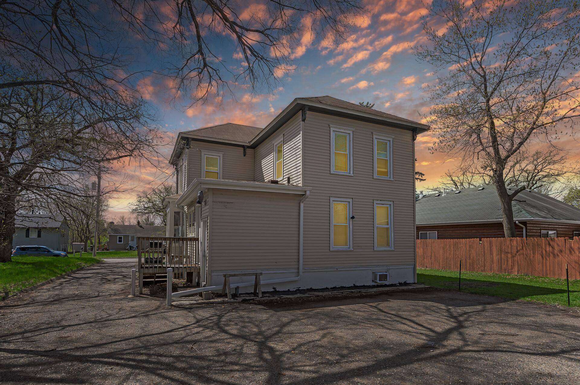 Anoka, MN 55303,451 Western ST