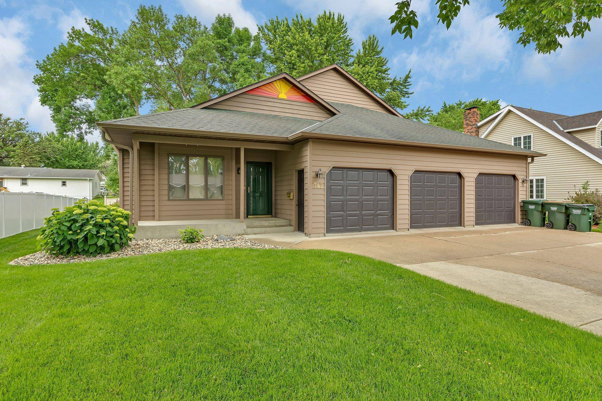 Hutchinson, MN 55350,742 Southview CT SW