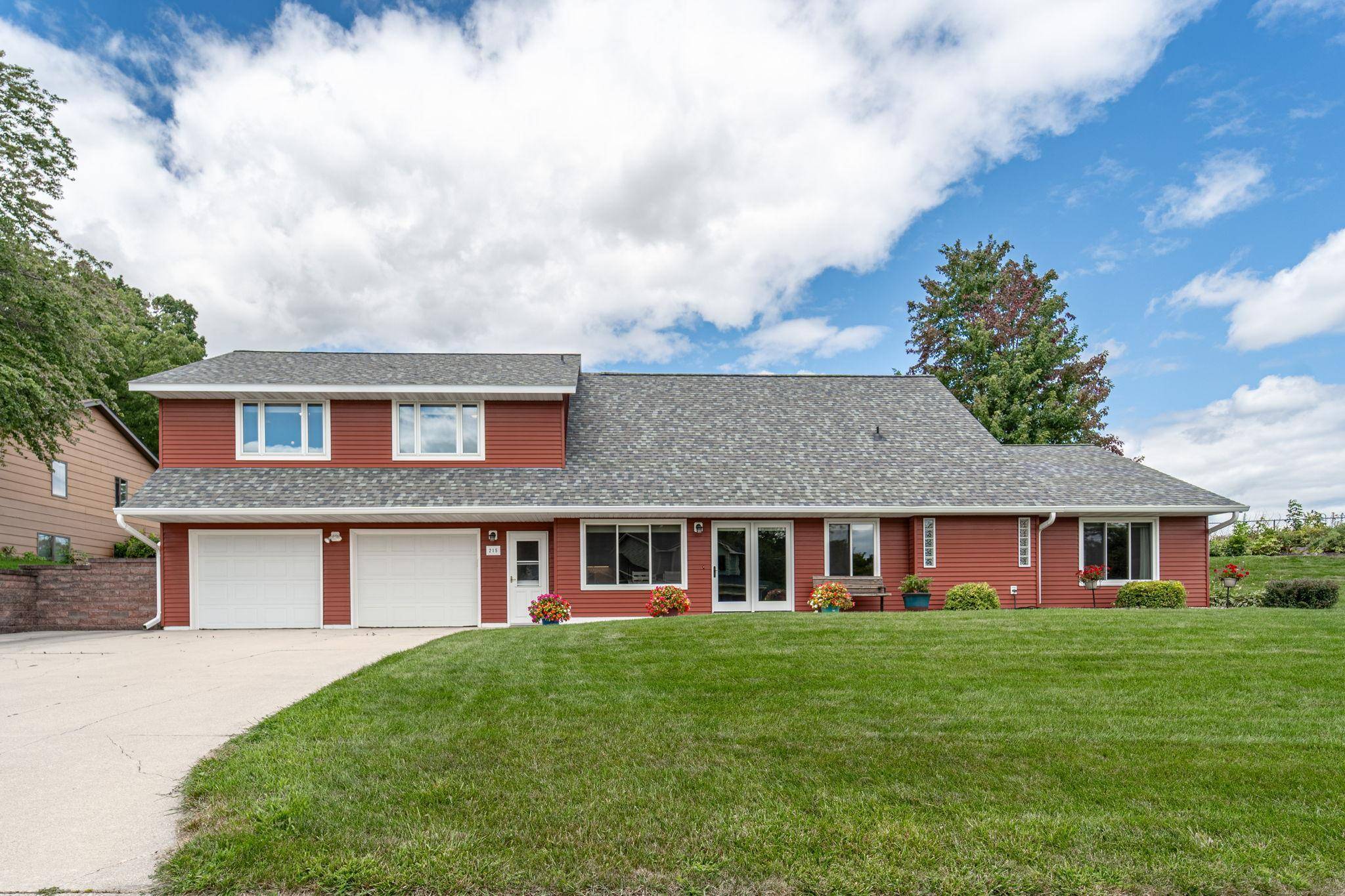 Byron, MN 55920,215 6th ST NE