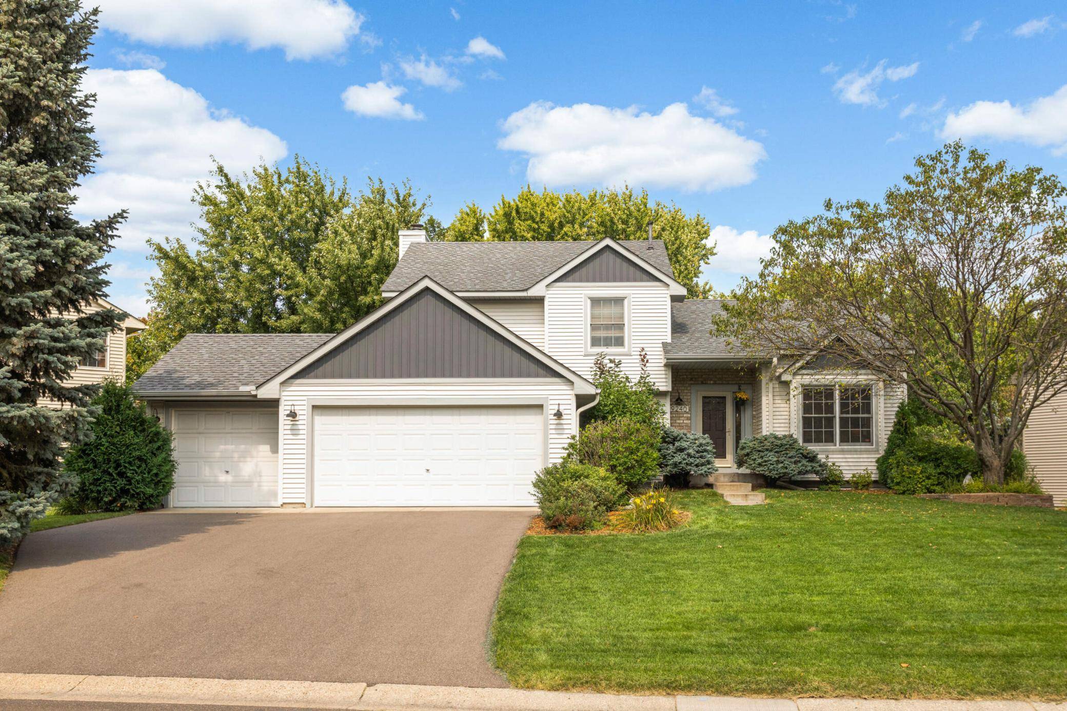 Champlin, MN 55316,9240 Overlook LN