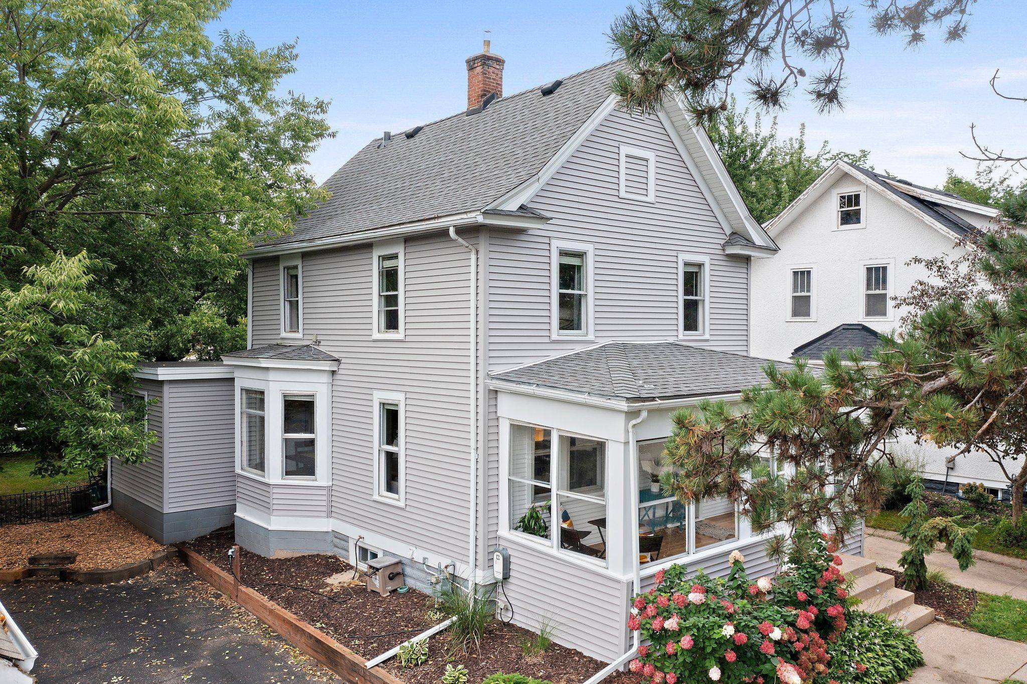 Minneapolis, MN 55409,4132 Bryant AVE S