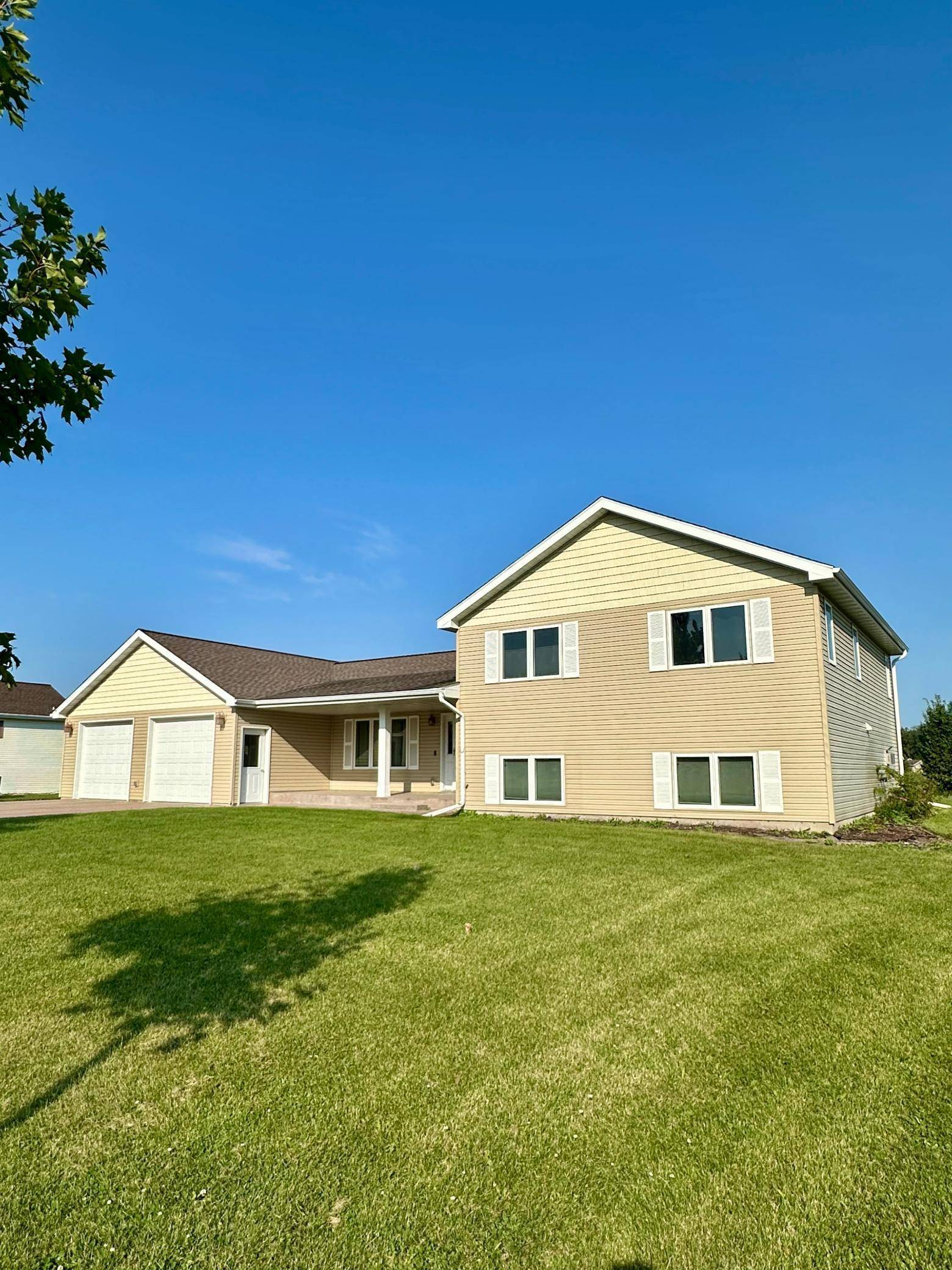 Newfolden, MN 56738,104 6th ST