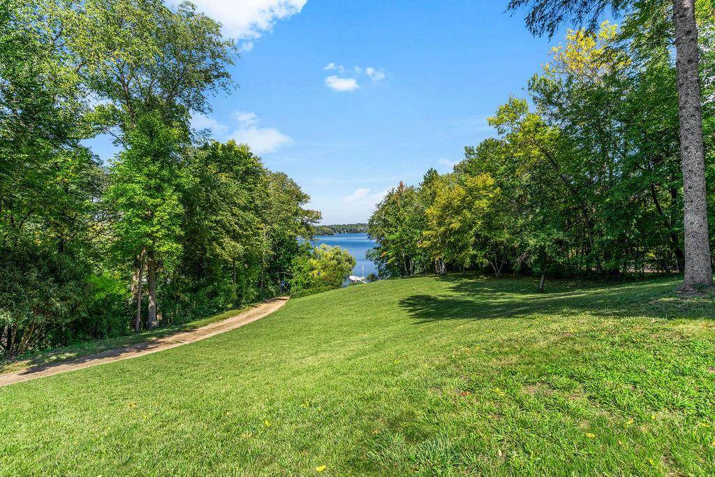 Chanhassen, MN 55317,970 Pleasant View RD