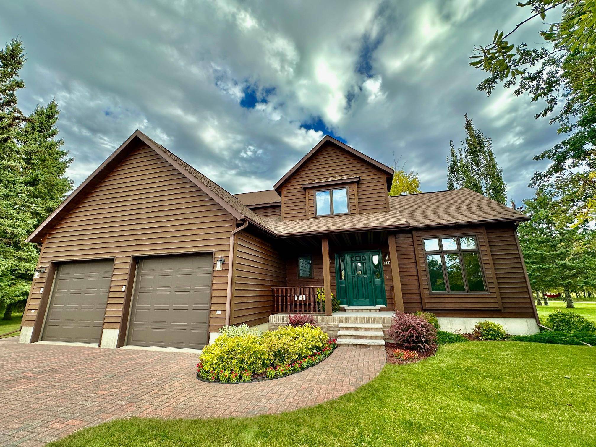 Warroad, MN 56763,312 Oakdale CT NE