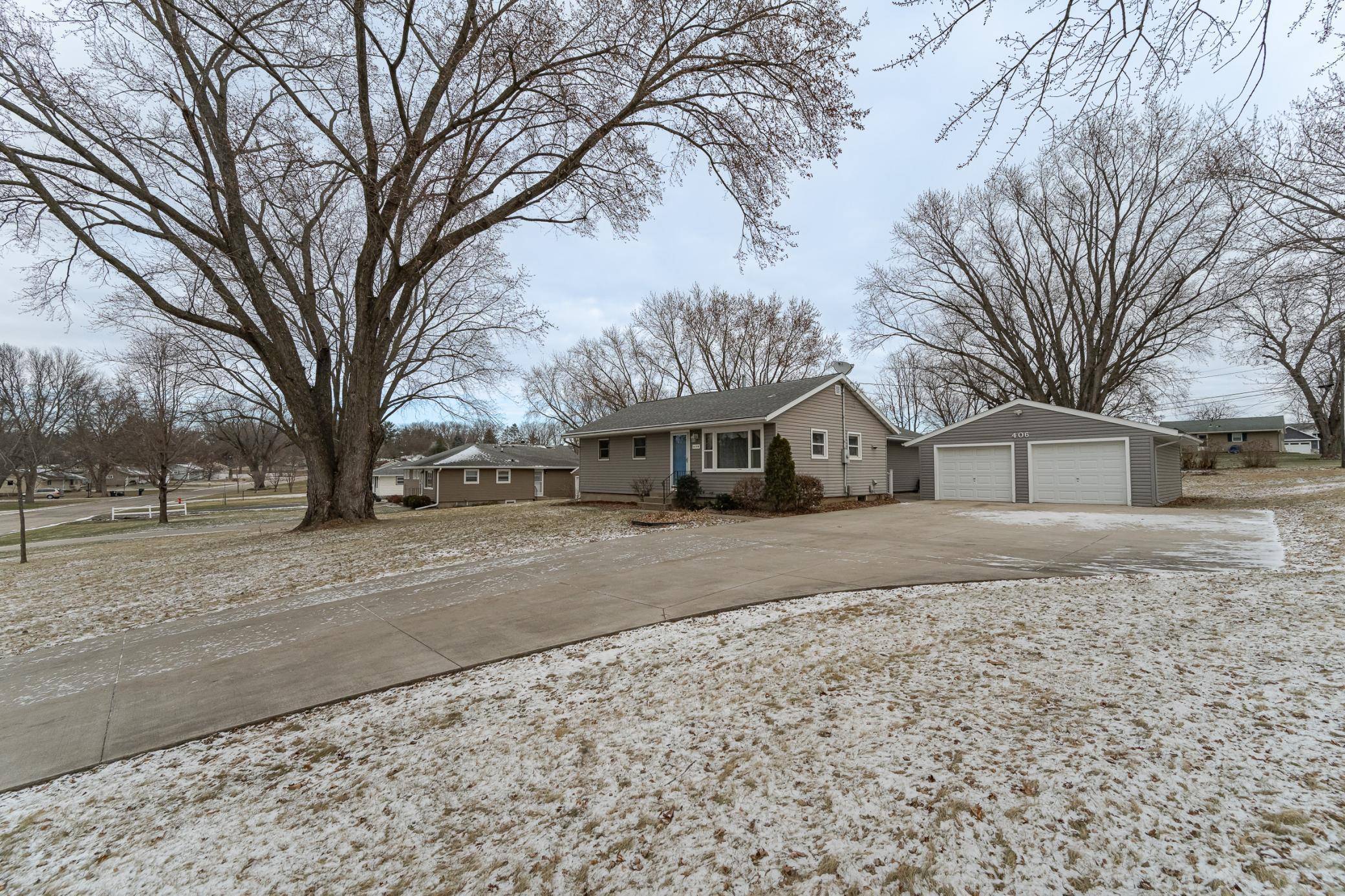 Rochester, MN 55904,406 Strathmore LN SE