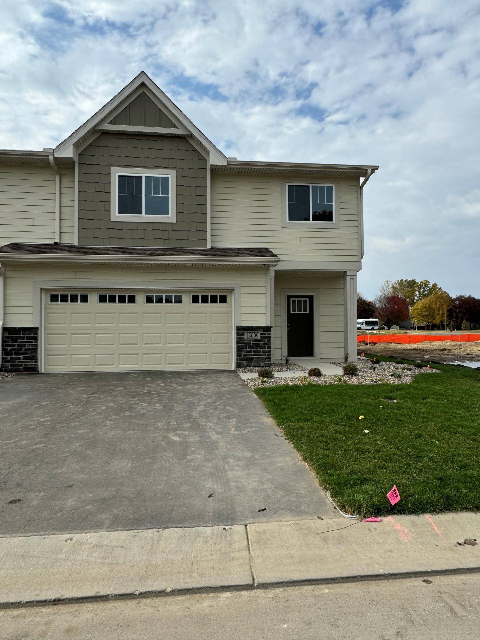 Apple Valley, MN 55124,13609 Hollybrook DR