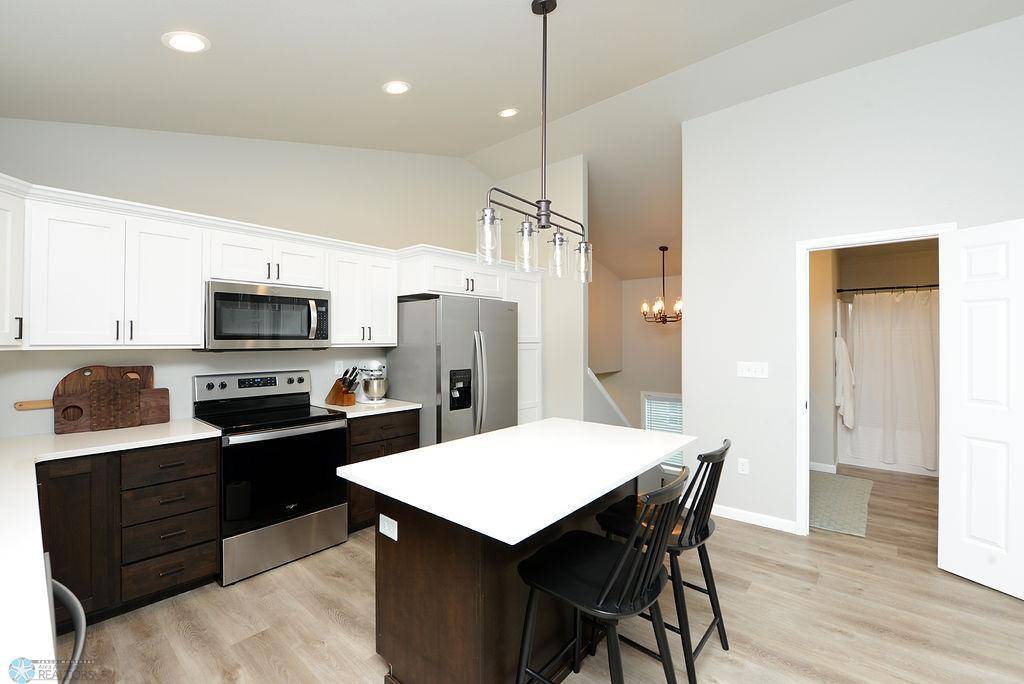 West Fargo, ND 58078,2044 11th ST W