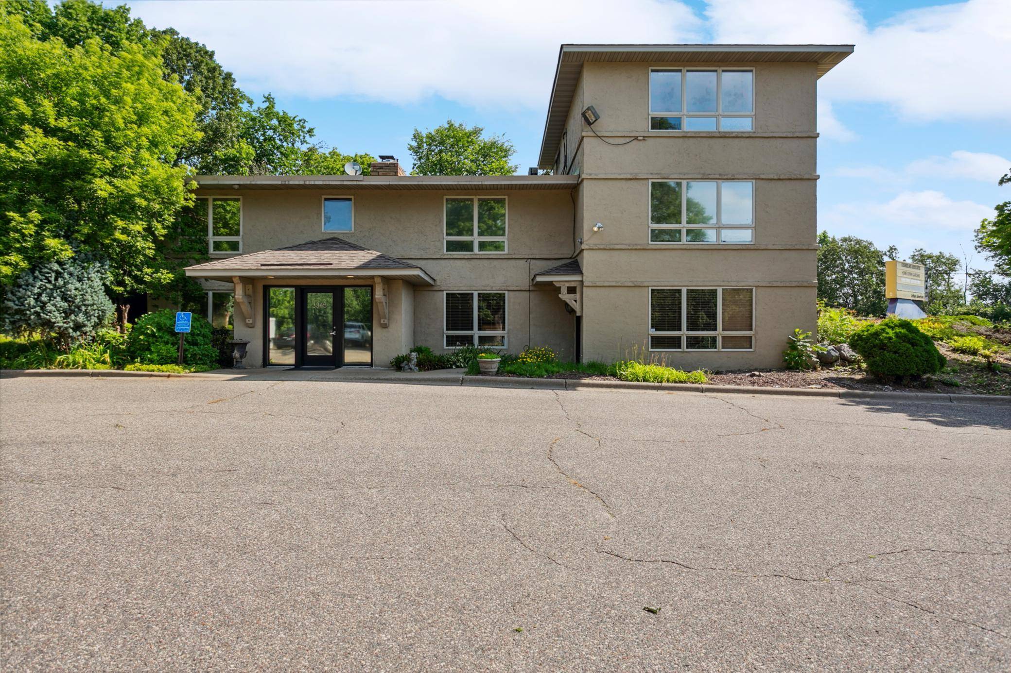 Eagan, MN 55121,3345 Lexington AVE S