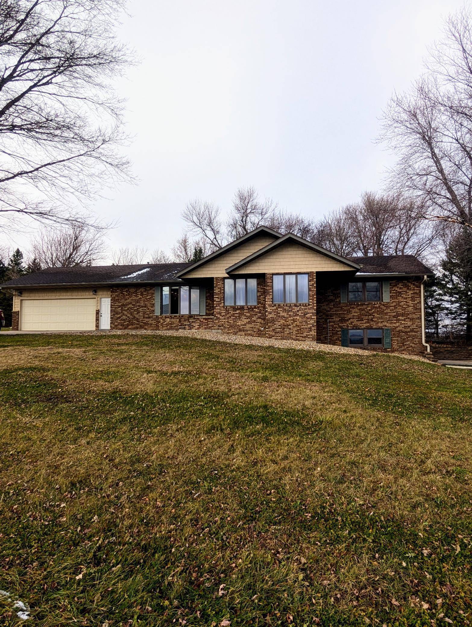 Alden, MN 56009,19475 660th AVE