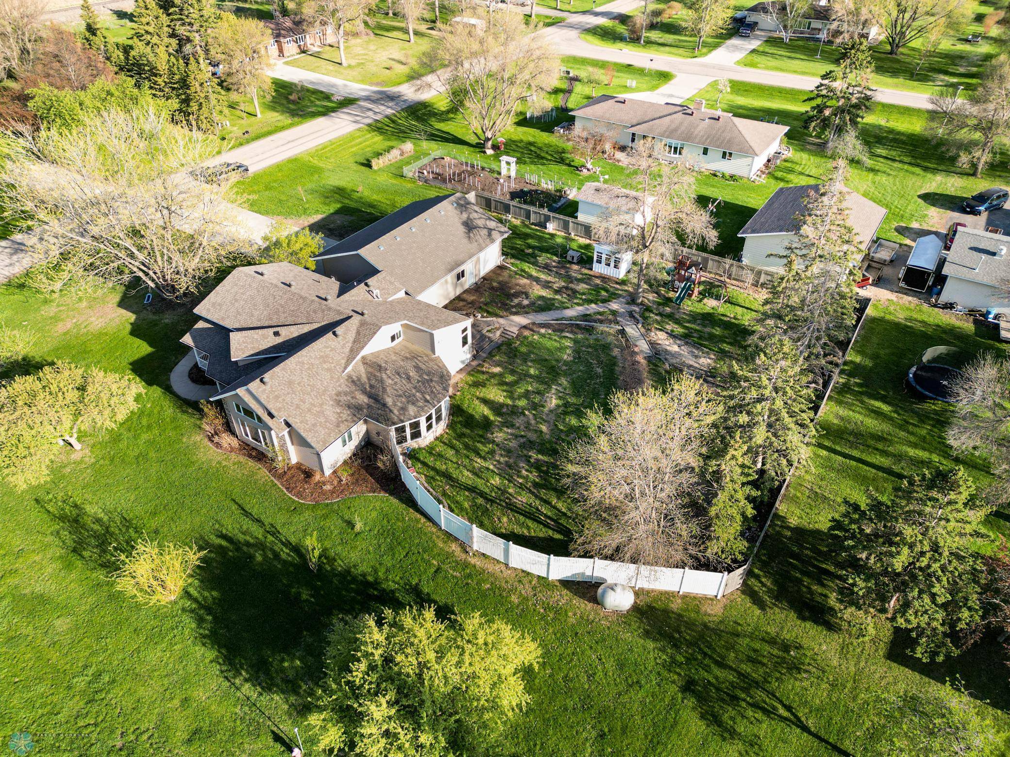 Moorhead, MN 56560,1909 56th AVE N