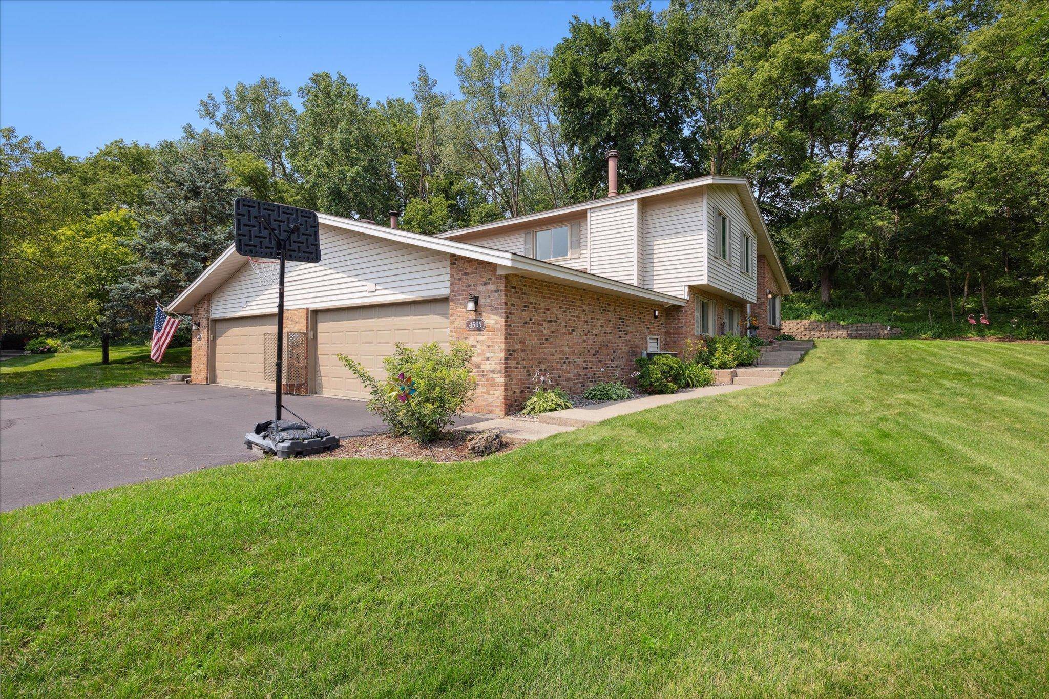 Minnetonka, MN 55345,4505 Redwood CIR