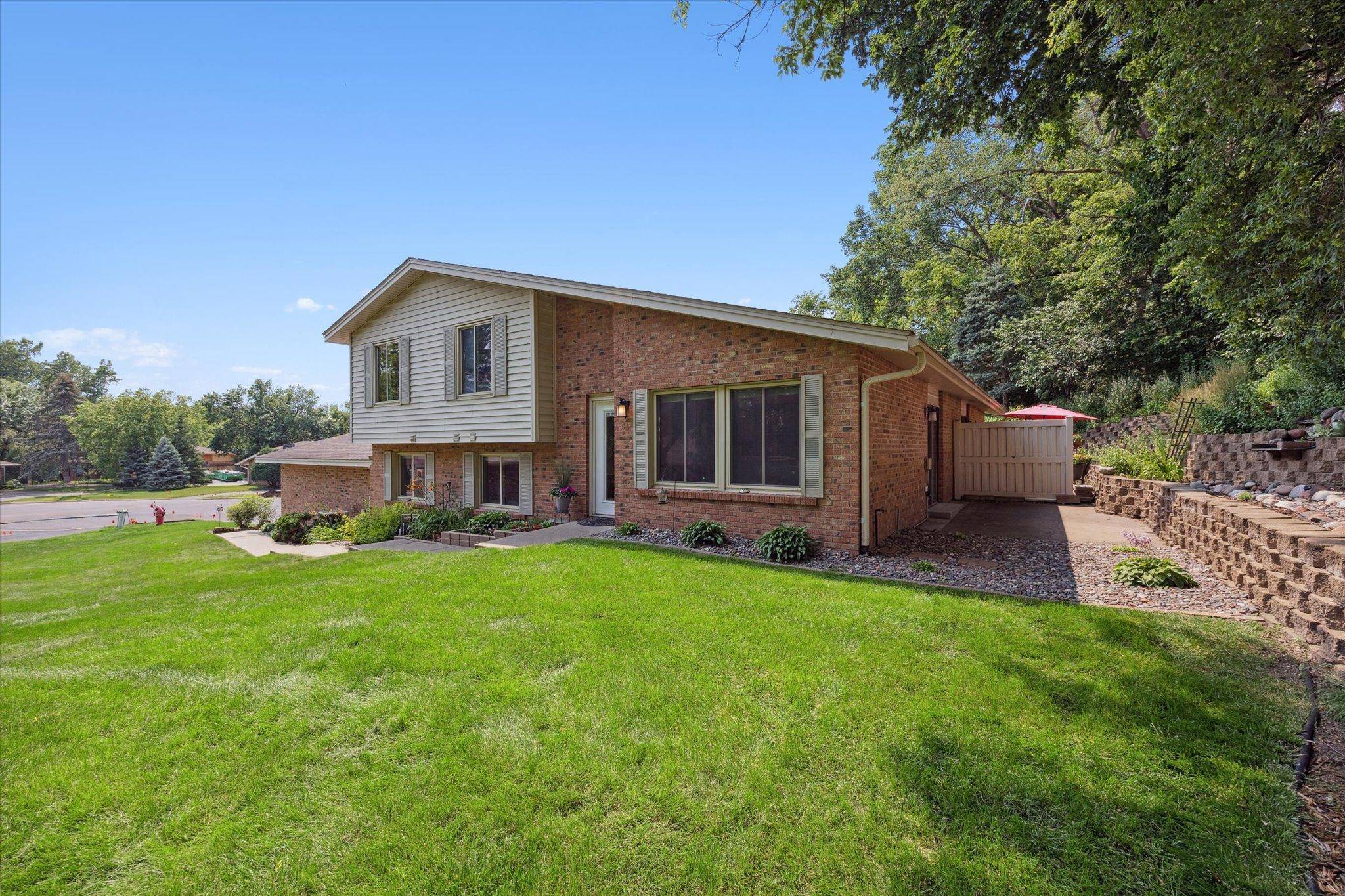 Minnetonka, MN 55345,4505 Redwood CIR