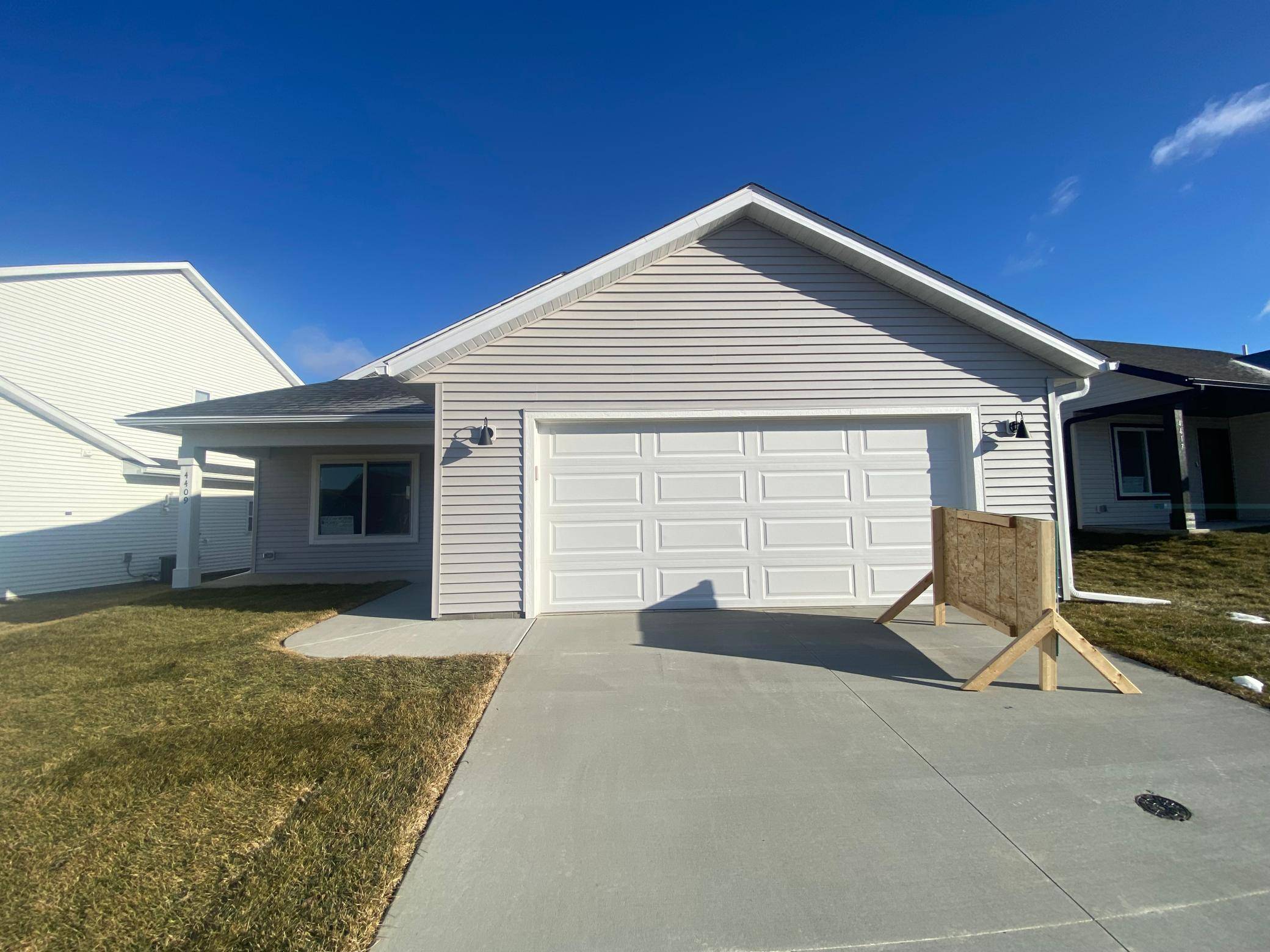 Rochester, MN 55904,4409 Red Hawk DR SE