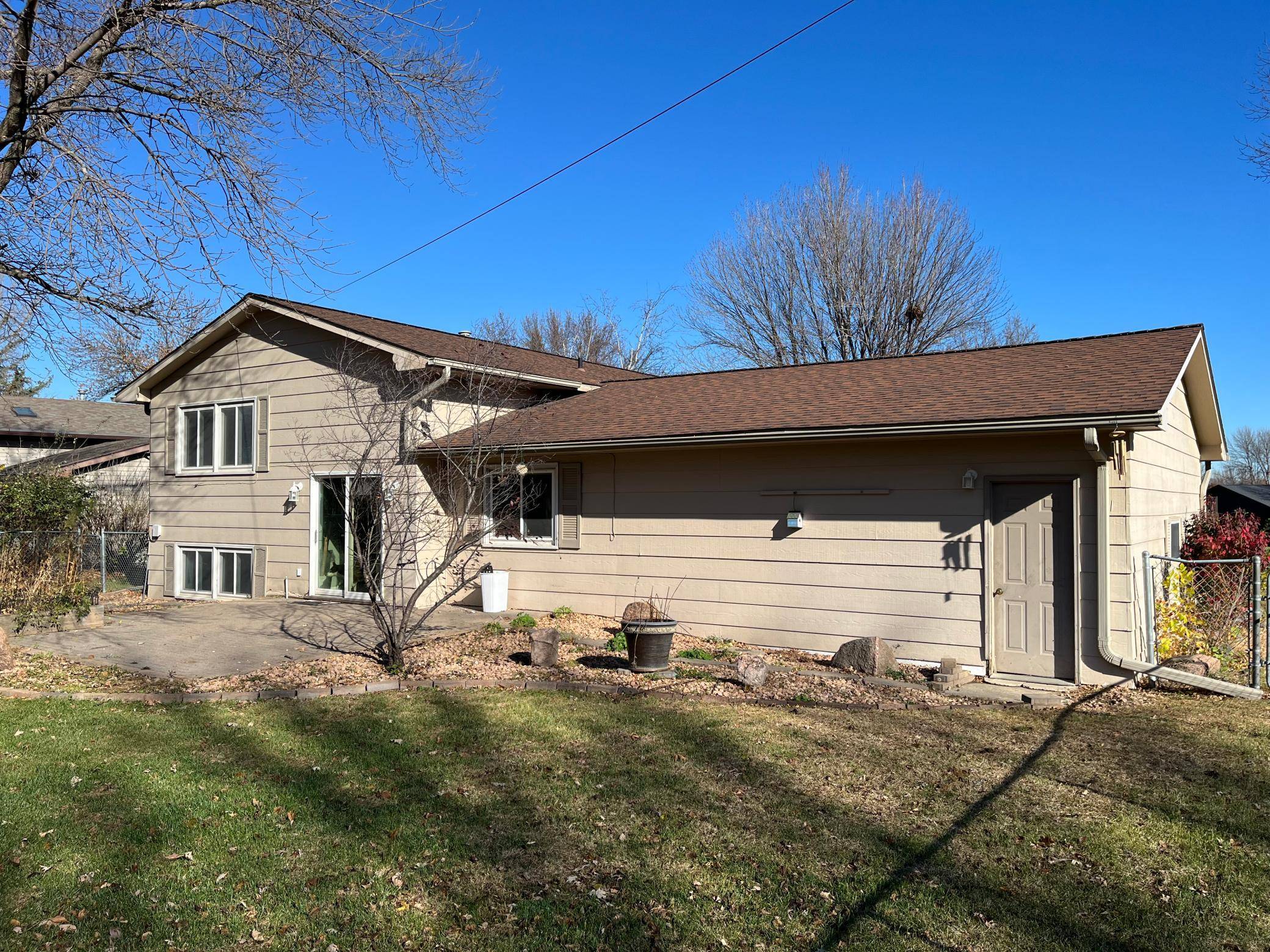 Albert Lea, MN 56007,1813 Bayview DR