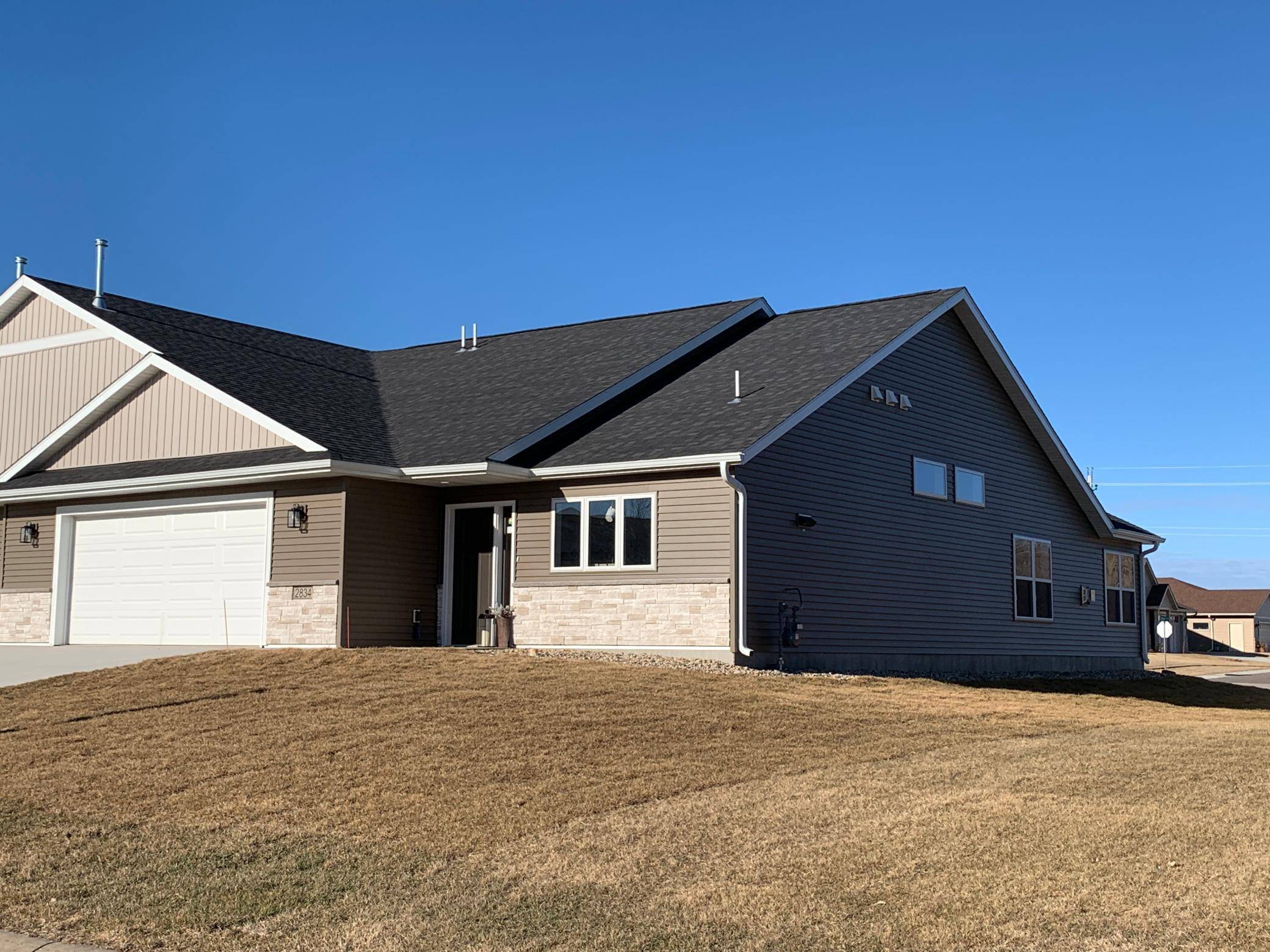 Owatonna, MN 55060,2834 Meadowview LN NE