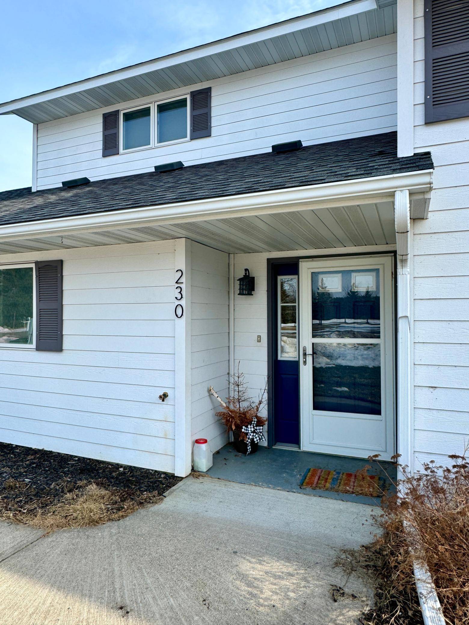 Warroad, MN 56763,230 Dogwood DR