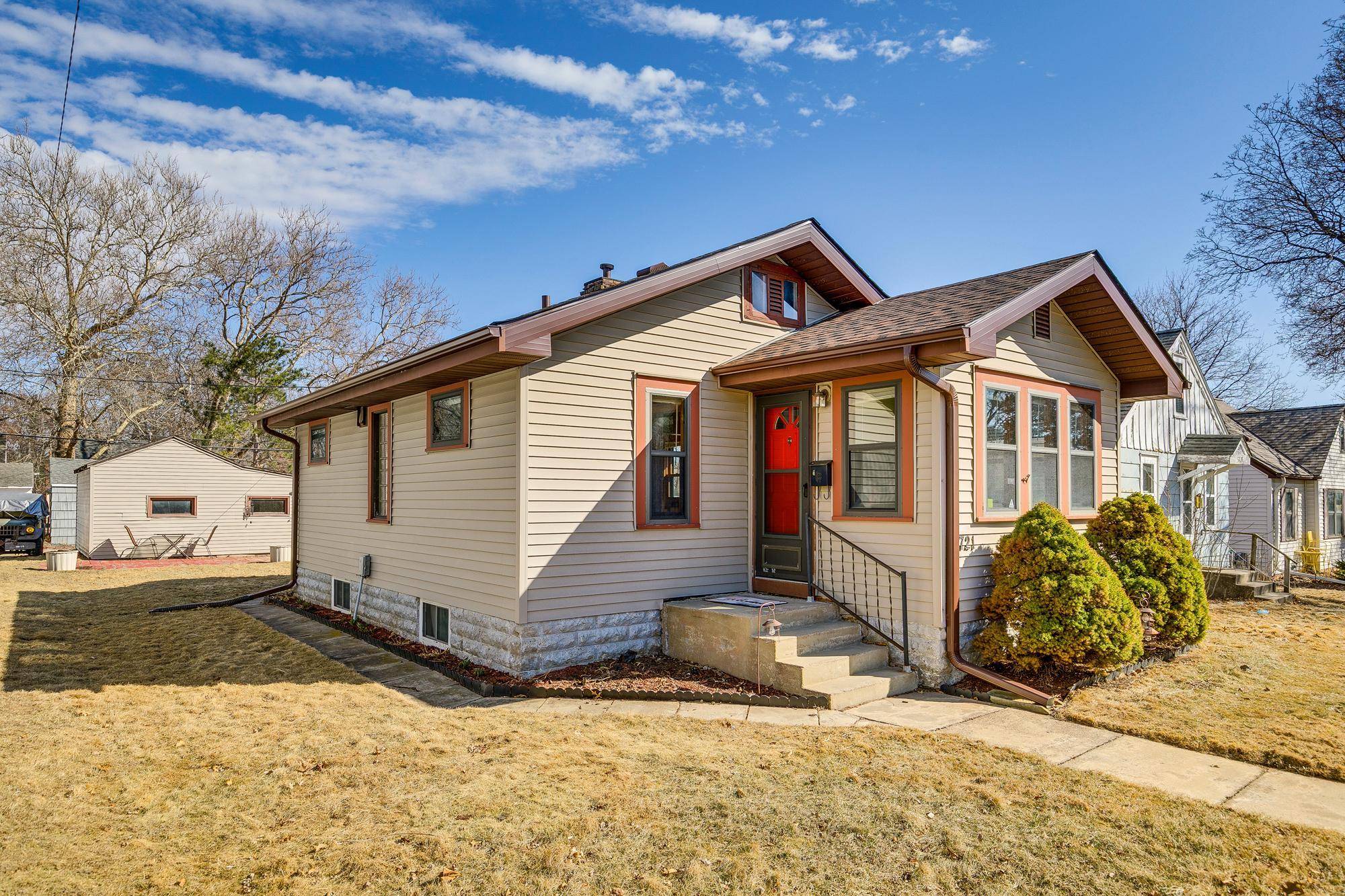 Minneapolis, MN 55417,5721 44th AVE S