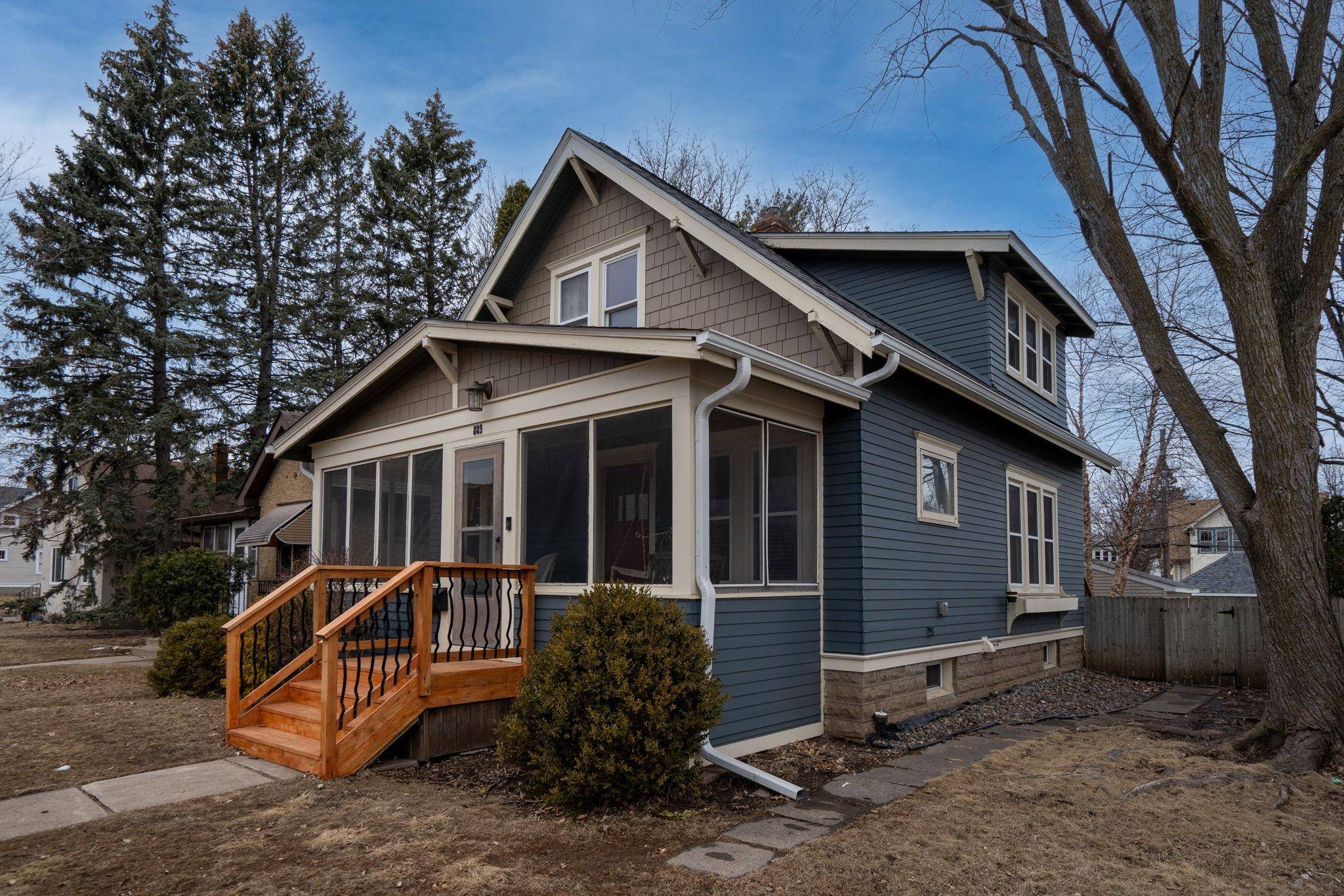 Saint Paul, MN 55106,889 Ivy AVE E
